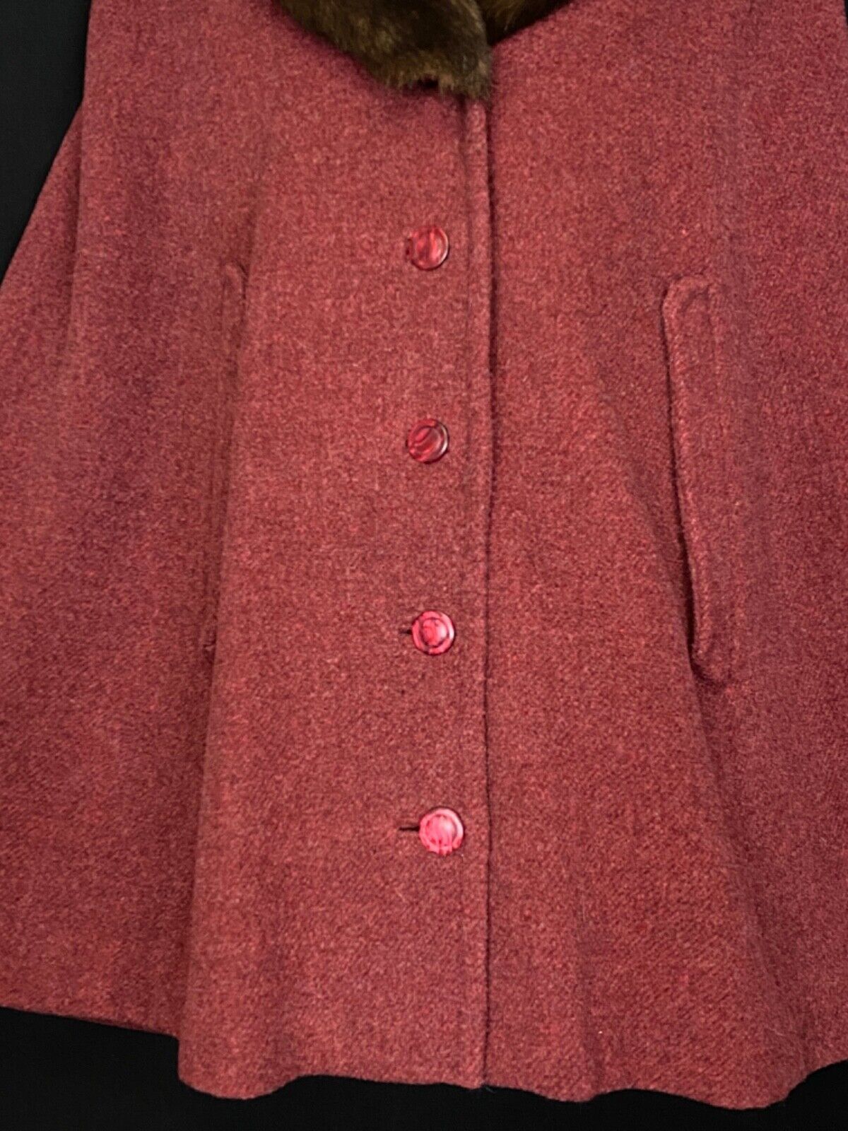 Vintage maroon wool cape, brown faux fur collar, burgundy pink red 1960s 1970s
