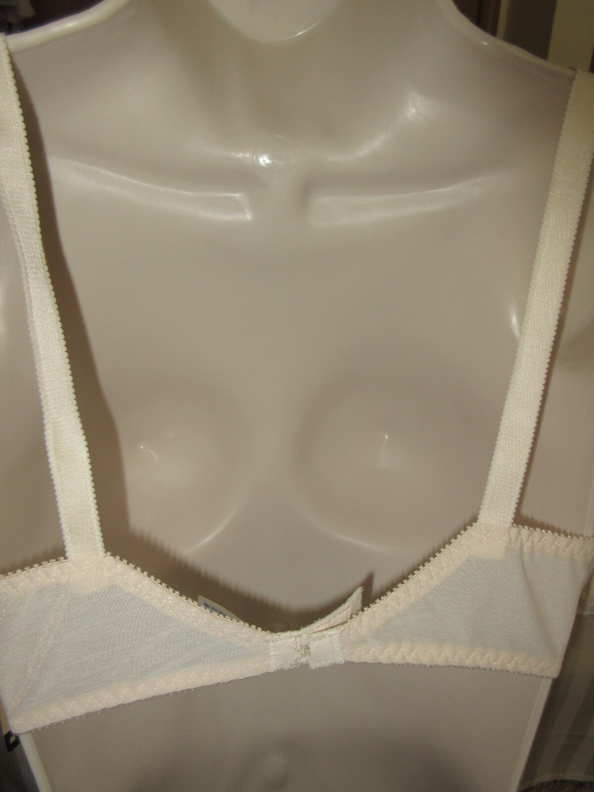 MAIDENFORM style 7387 lined CHANTILLY LACE UW demi – bra sz 36 B NOS disc
