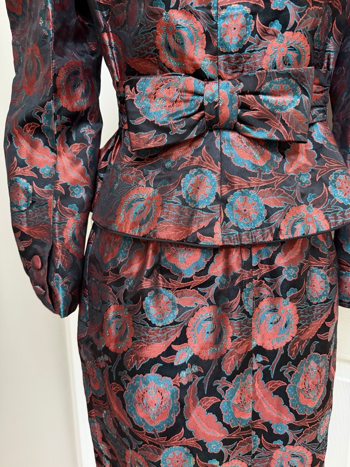 Vintage 80s Jill Richards SZ 8 Nipped Waist Brocade Suit Puff Sleeve Back Bow