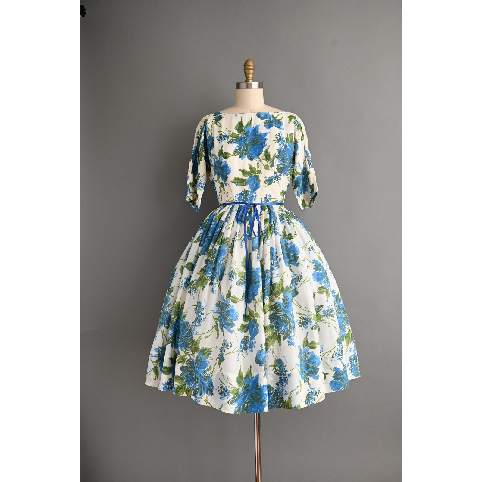 Vintage 1950s Dress | Blue Floral Sweeping Full Skirt Summer Dress | Medium