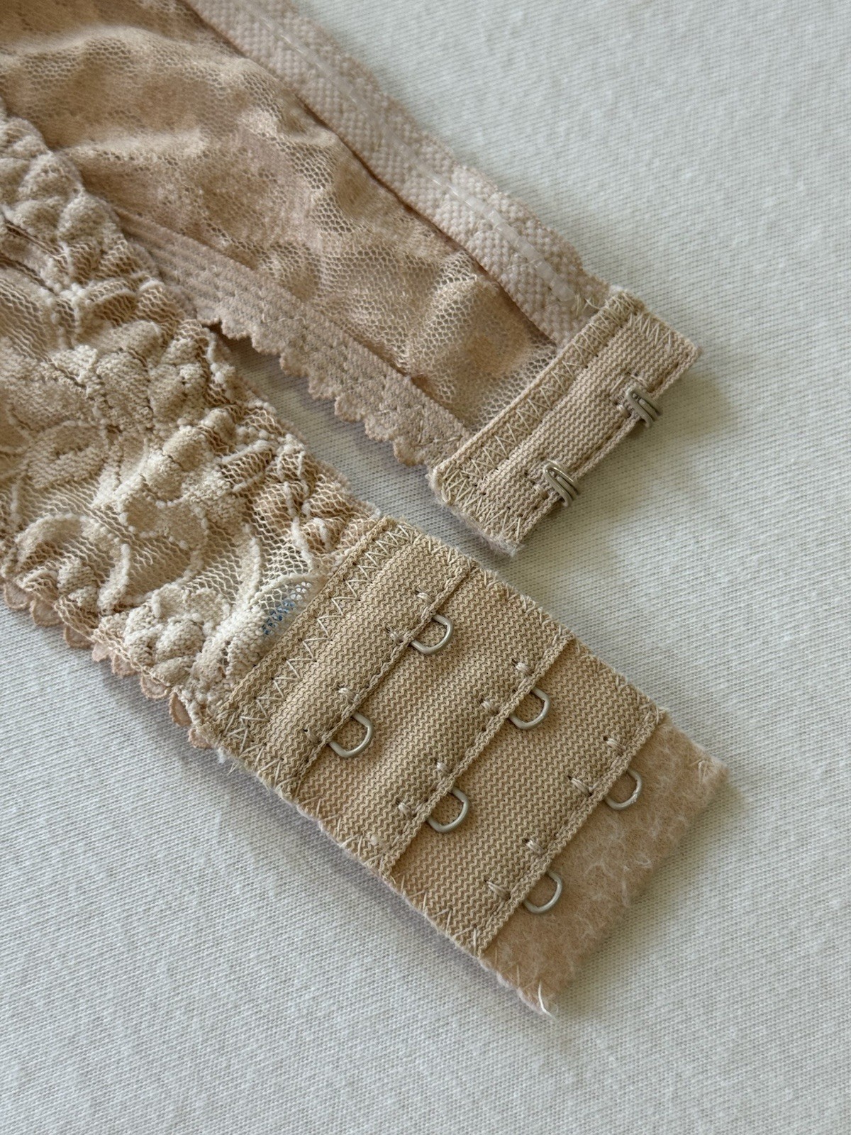 Vintage 1980’s JC Penney Beige Lace Strapless Underwire Bra Size 36C Style 7766
