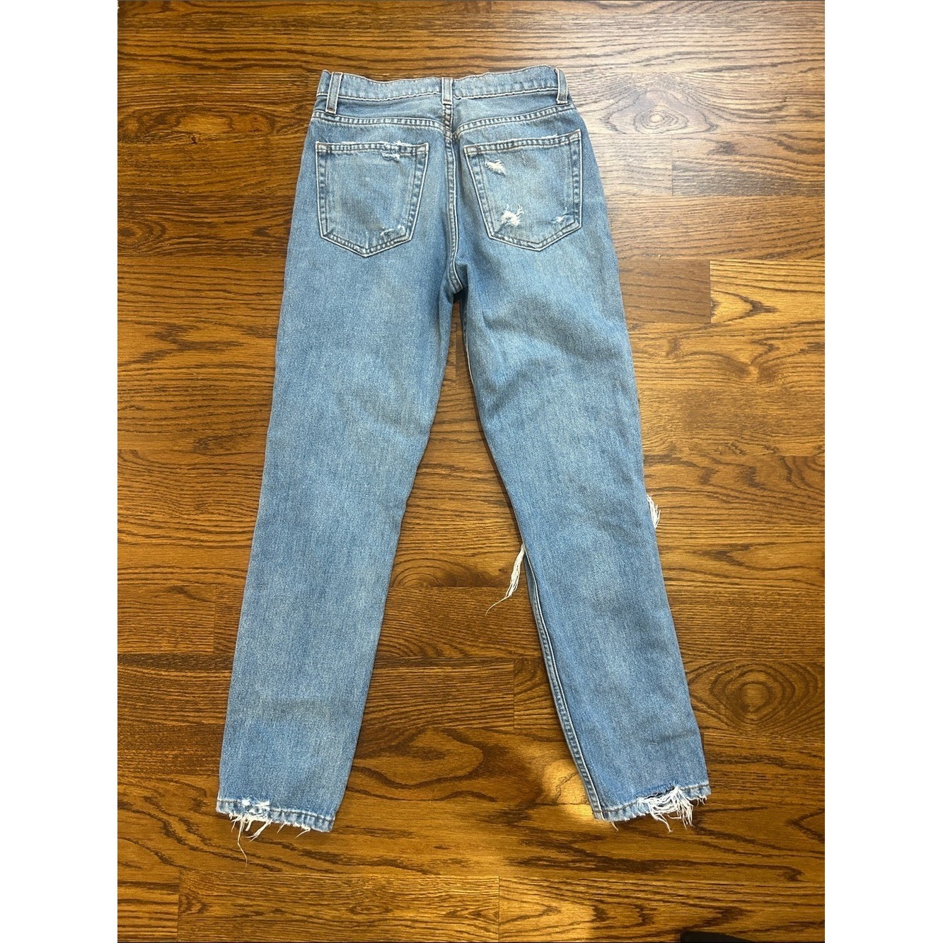 NWOT Reformation Julia Crop Cig Jeans in Arches Distressed Womens Size 24