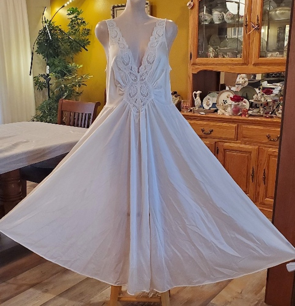 Vtg. OLGA Bridal Ivory FULL SWEEP Formfit Nightgown w/Lace; RARE 3XL/XXXL, EXC!