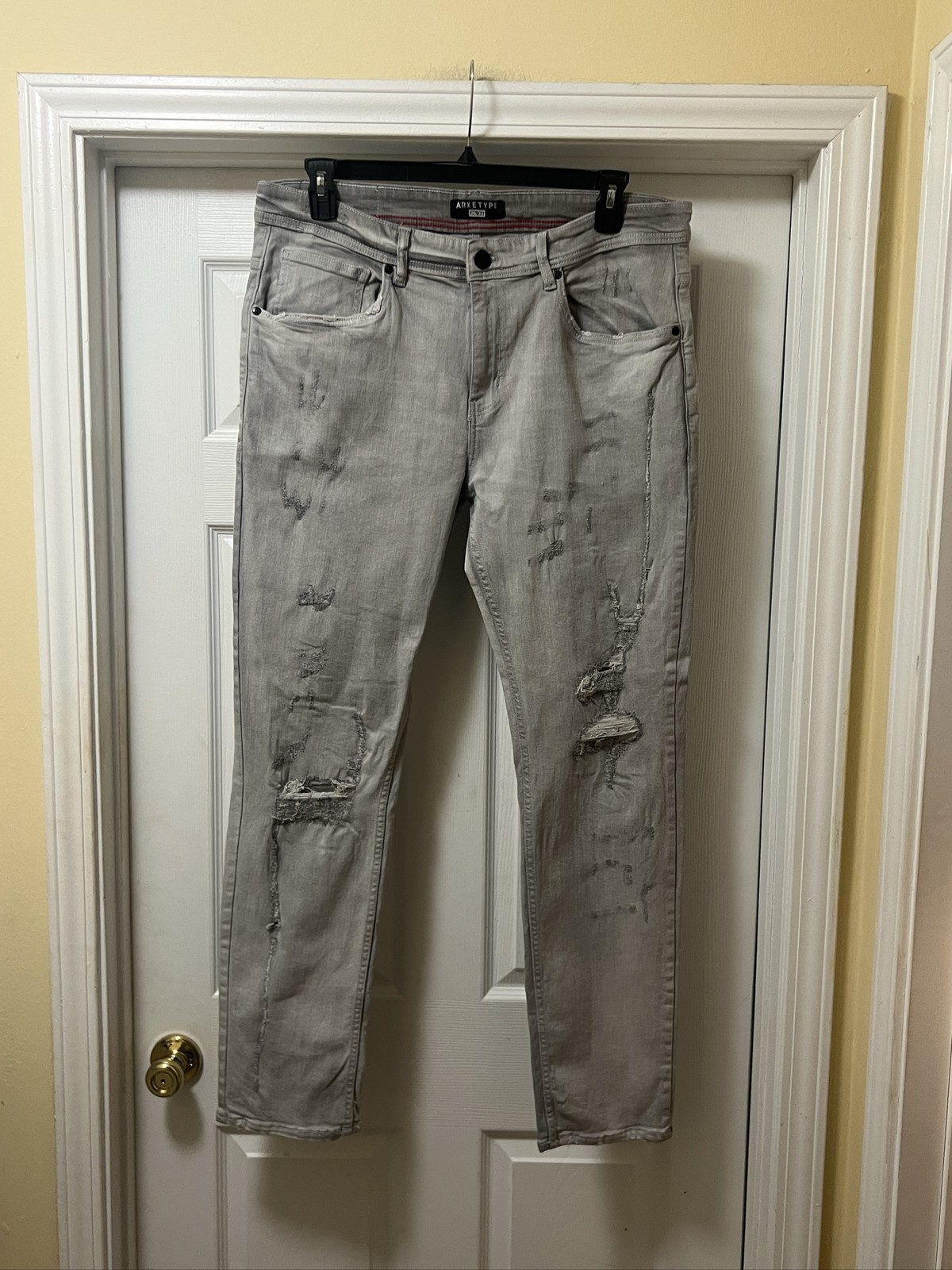 ARKETYPE Men’s Gray Distressed Slim Straight Jeans 36X32