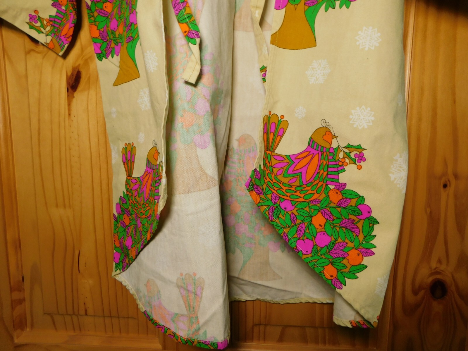 Vintage Design House Womens Smock Birds in Fruit Trees Colorful Ties in Back