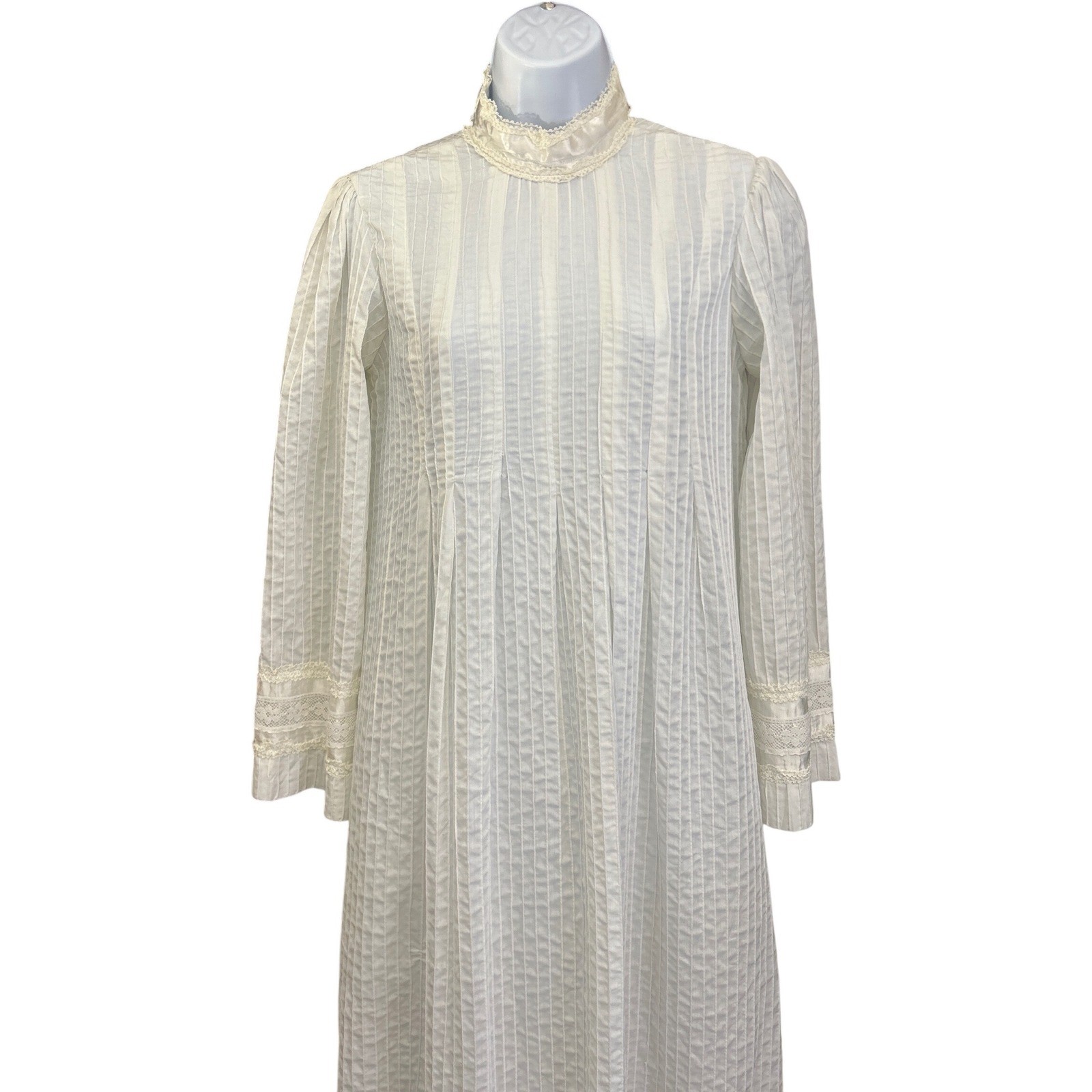 Vintage Victorian Maxi Dress Cottagecore Ethereal White Lace Nightgown Antique