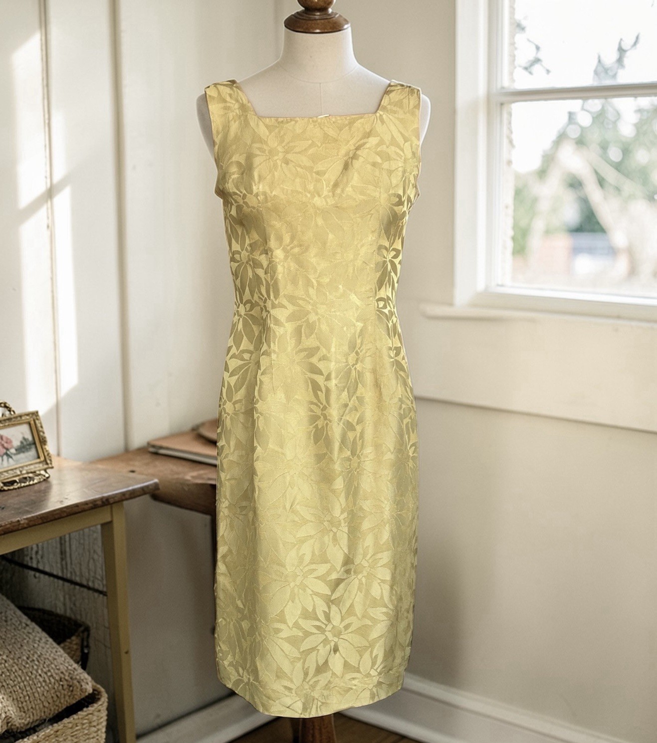 Vintage 1960’s Gold Metallic Floral Print Botanical Brocade Wiggle Pencil Dress