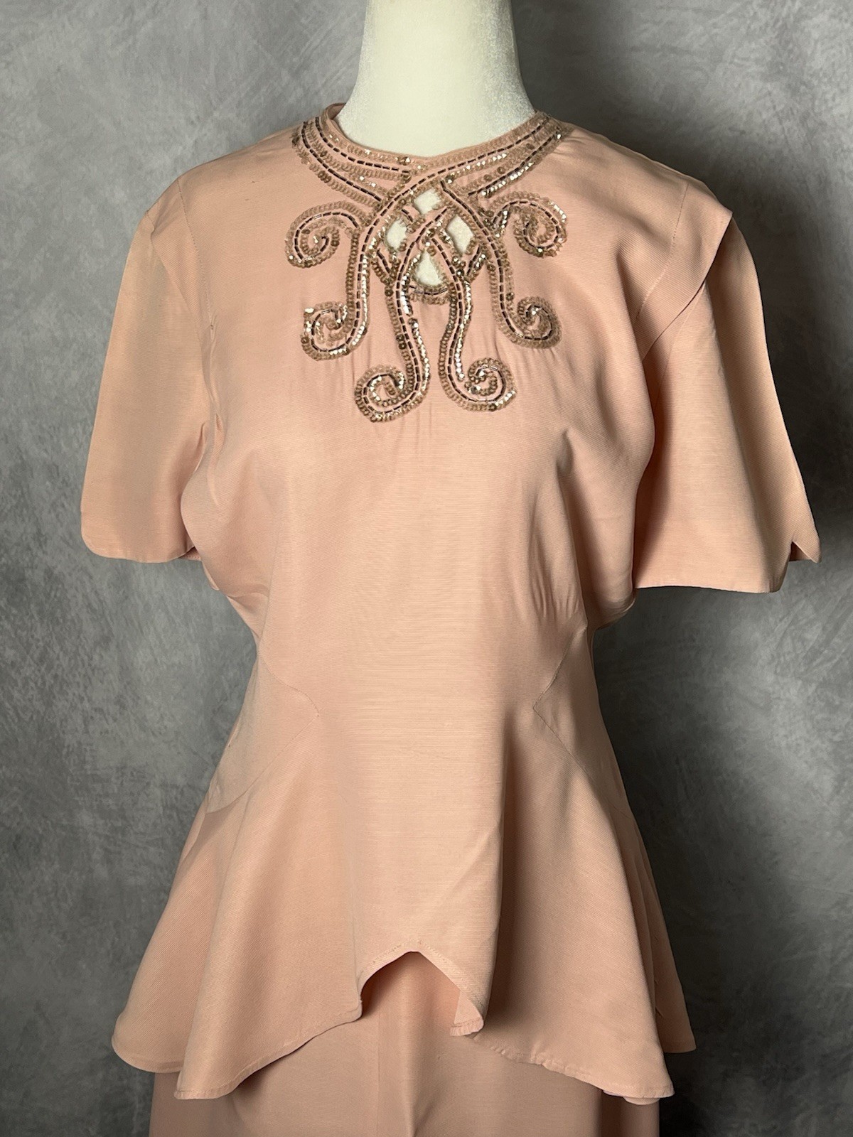 Vintage 1940s Pink Textured Rayon Peplum Sequin Blouse Pencil Skirt Set S/M