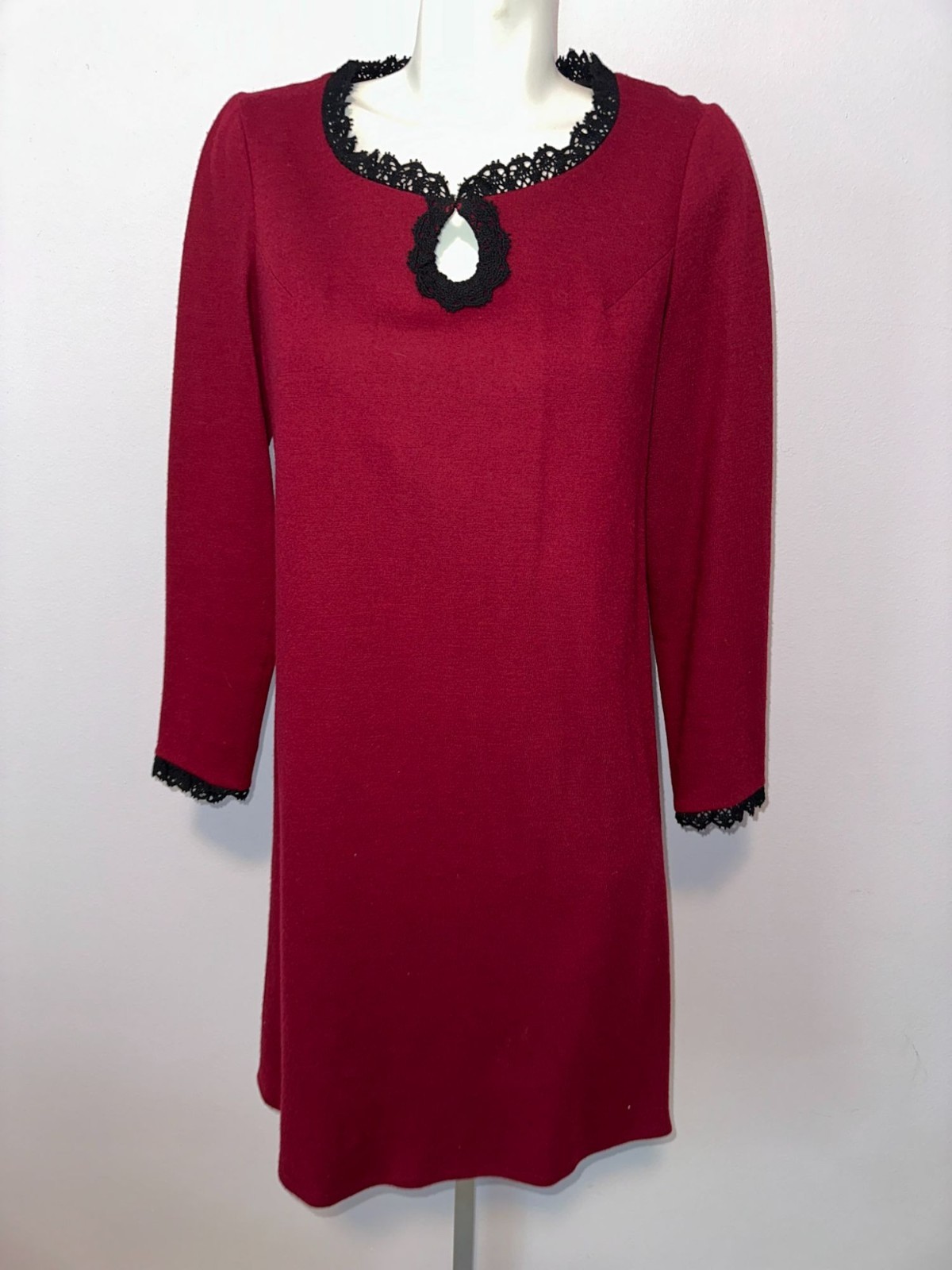 Vintage 1960s Dark Red Wool Mod Shift Dress Black Crochet Lace Cuff Hem 1960s M