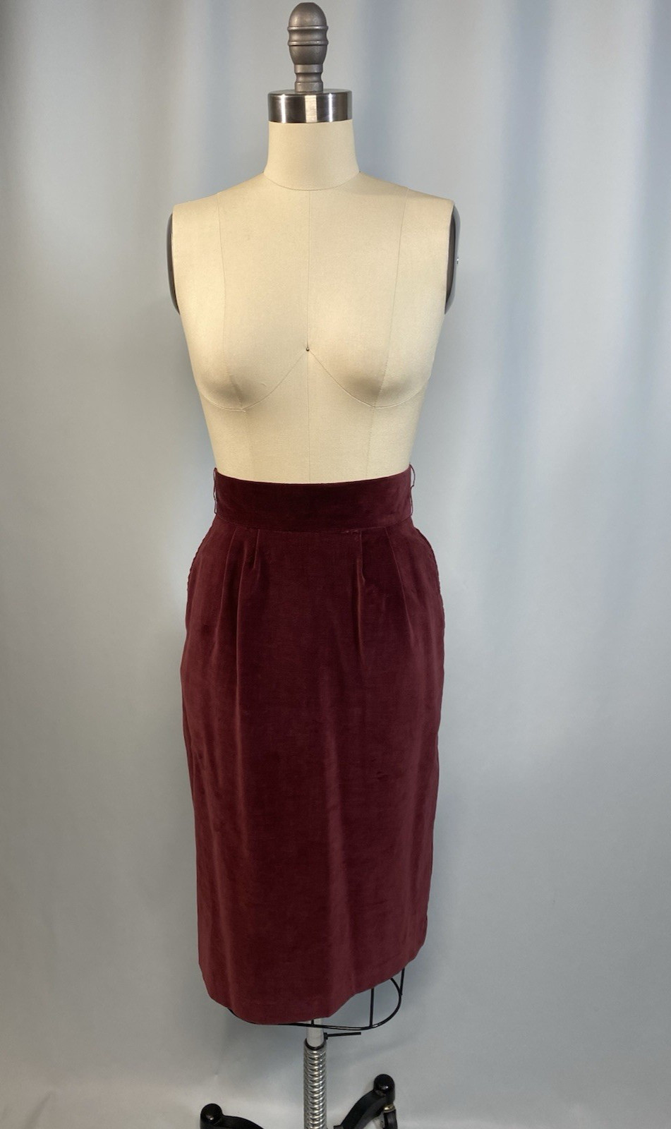 Vintage Skirt Suit Women’s SIZE EXTRA SMAL XS 5 red velvet 70s 80s VINO DE CASA
