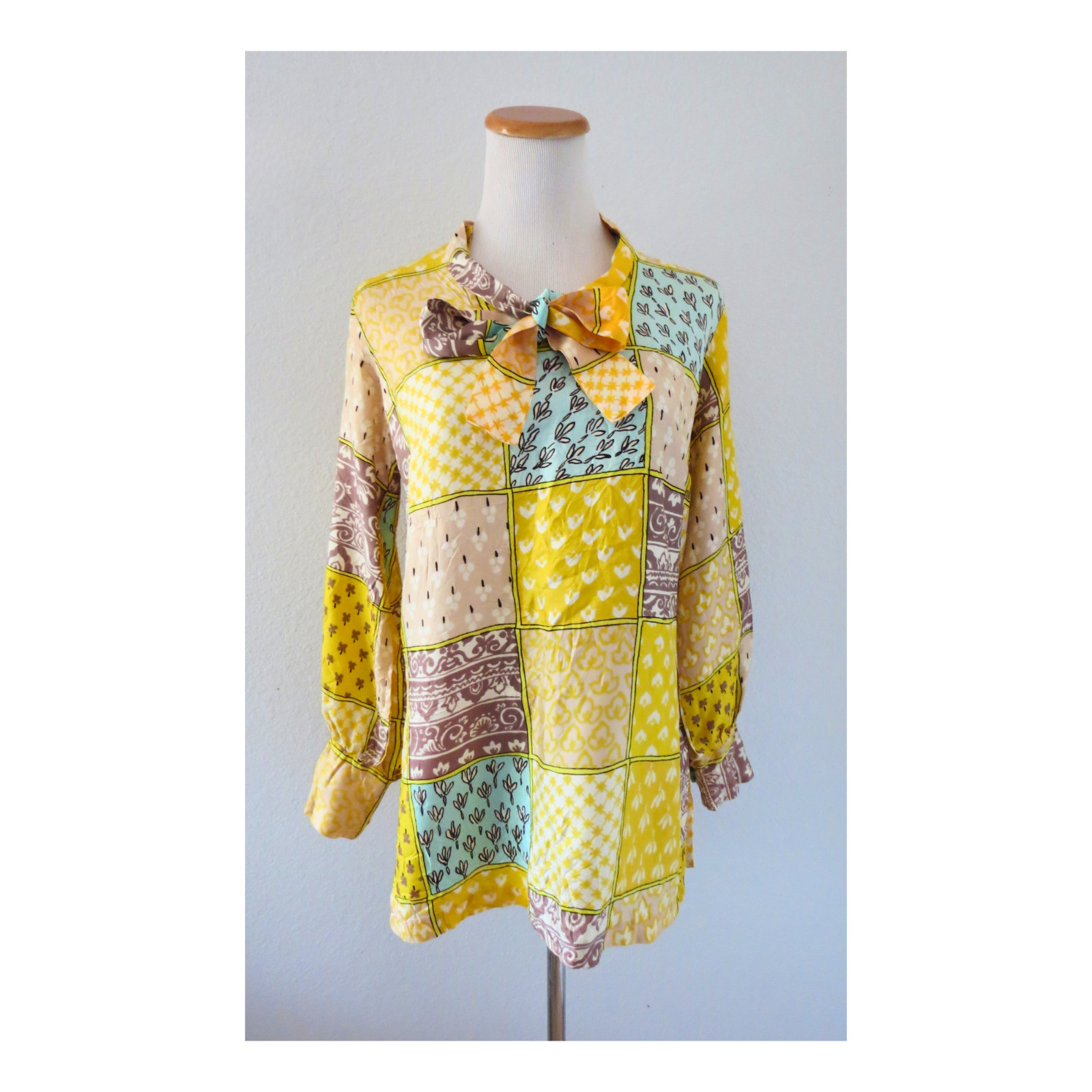 Vintage 60s Groovy Blouse – Long Sleeve Psychedelic Print Mod Top – Medium