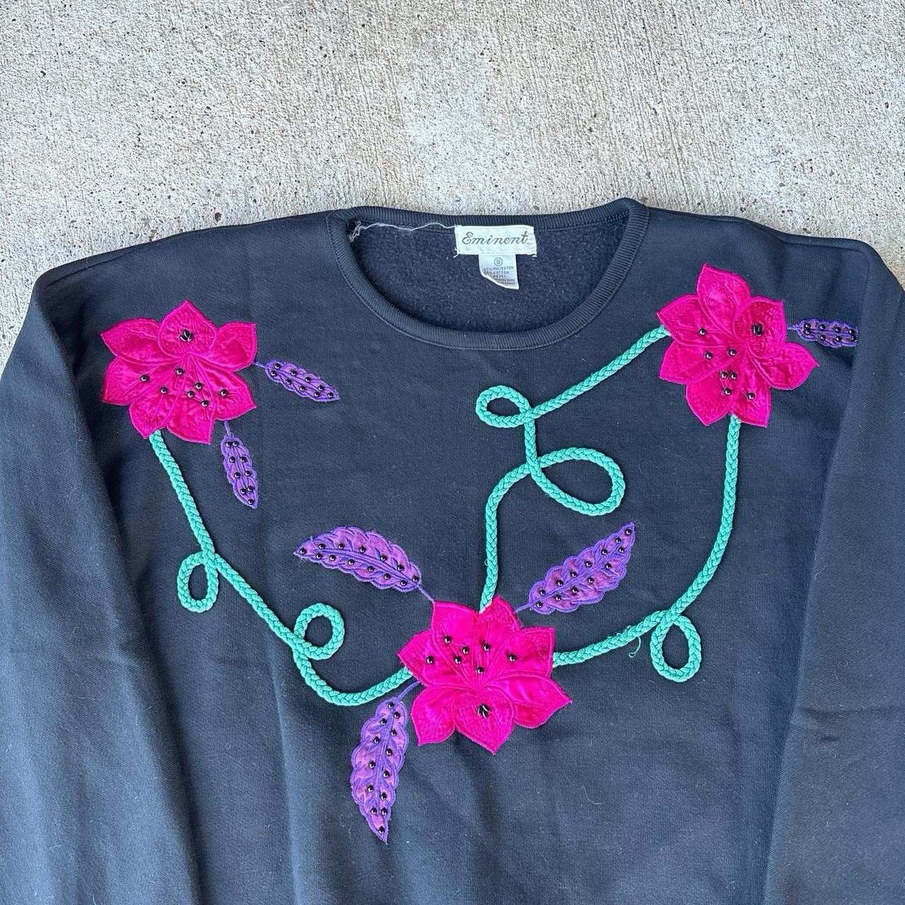 Eminent Women’s Floral Embroidered Floral Graphic Sweatshirt Black Small Cotton