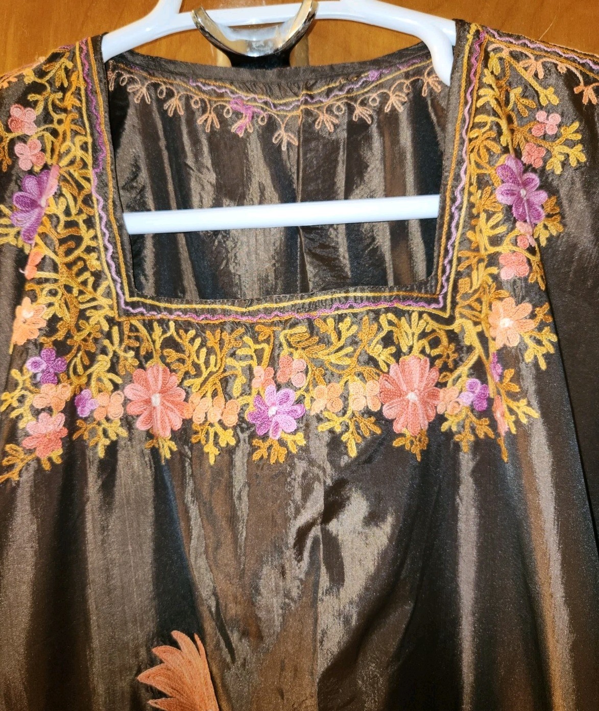 Vintage Brown Embroidered Floral Caftan Dess Loungewear Boho Hippie One Size