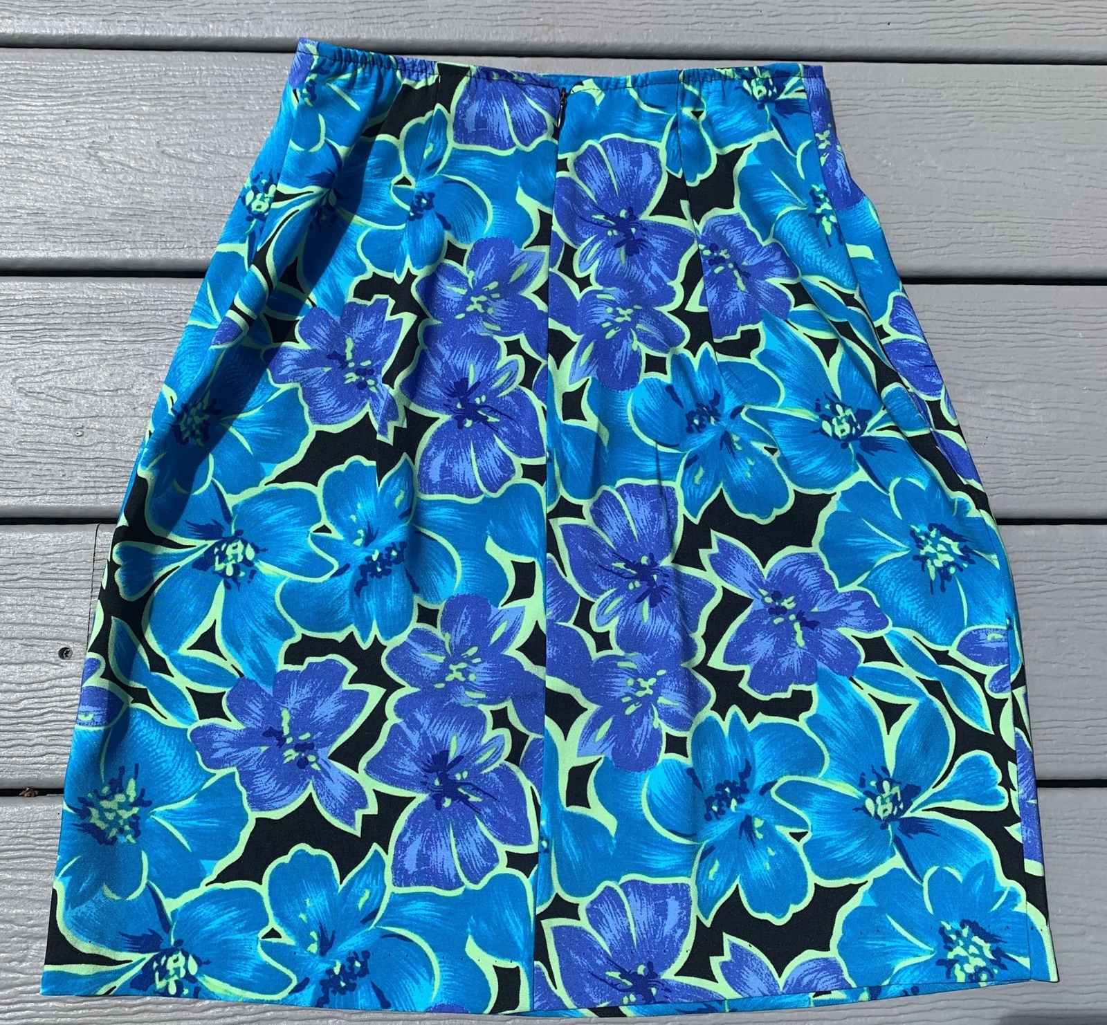 Vintage Floral Skirt Black w/Blue Purple Green Knee Length Sz 8 Light Flowy