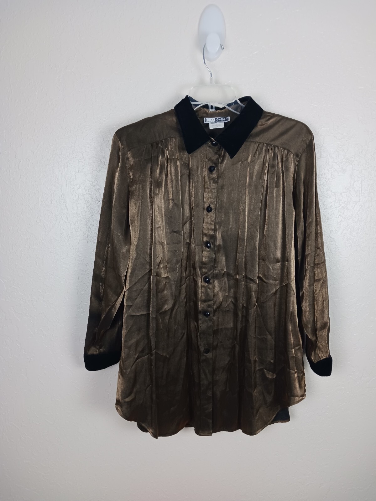 Vintage 80/90′ s C.M Shapes Gold/ Bronze and Velvet Collared Button Up Shirt 1x