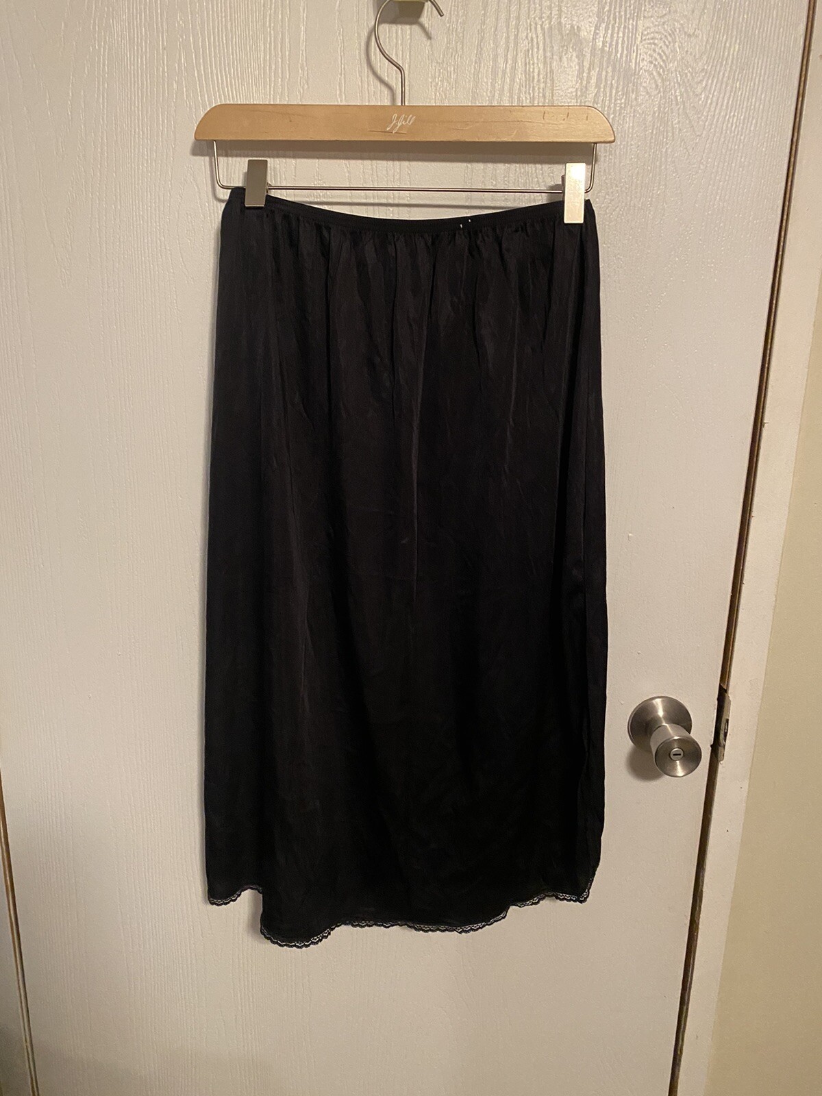 vanity fair half slip size medium black 28” g76