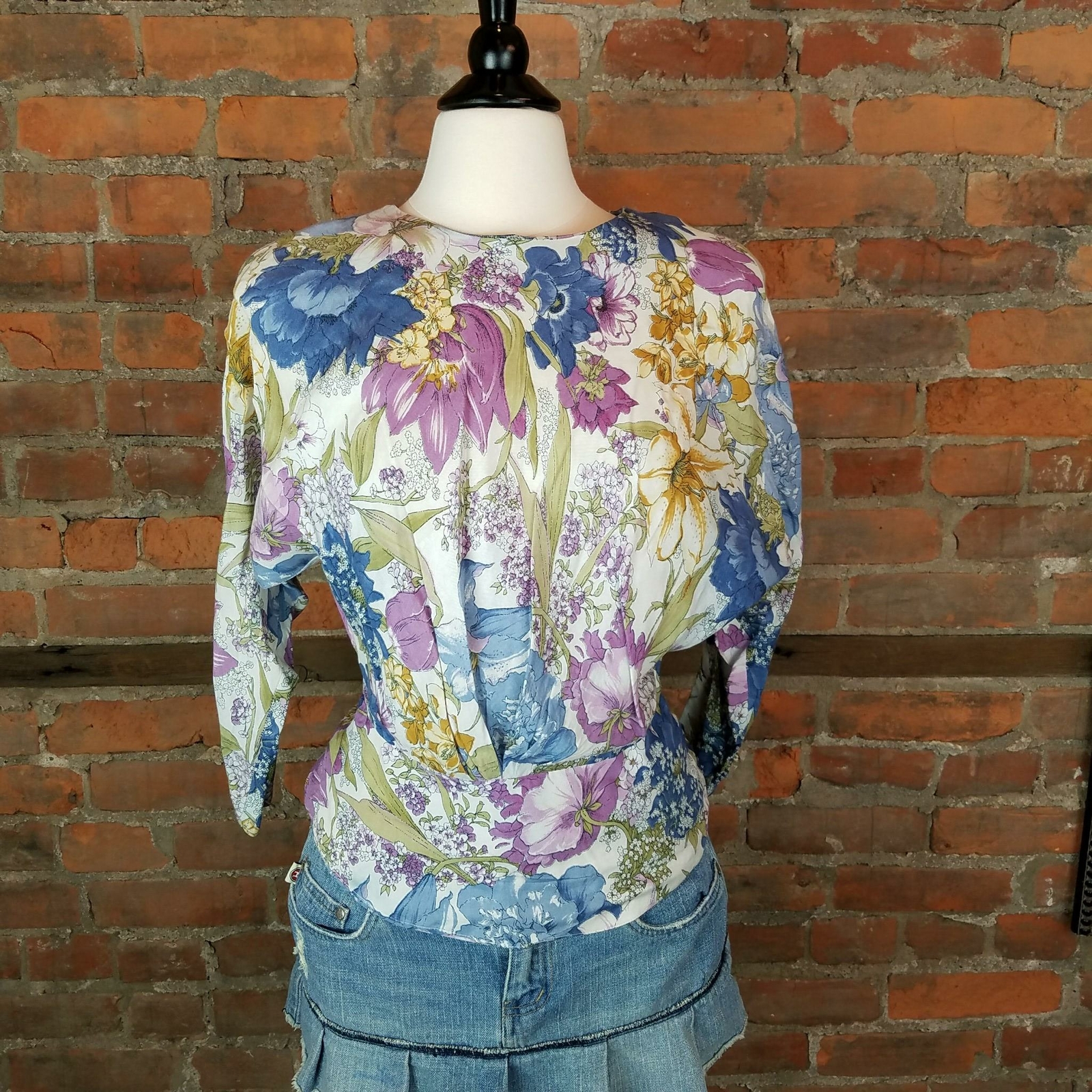 Vintage Womens Blouse FloralPrint White w/LilacBlueGreen Dolman Sleeves Size 12