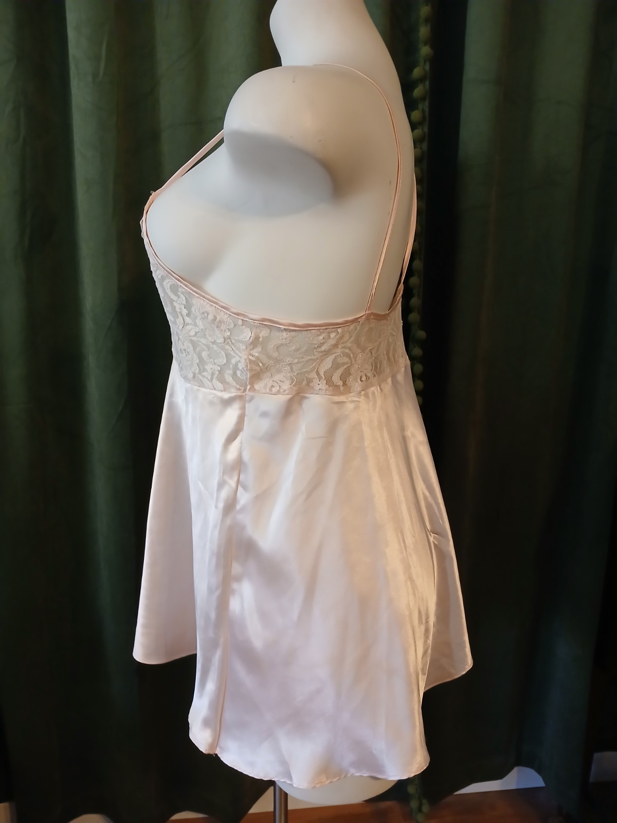 Vintage Pink Liquid Satin Heart Lace Sequins Pearl Rose Nighty Lingerie M EUC