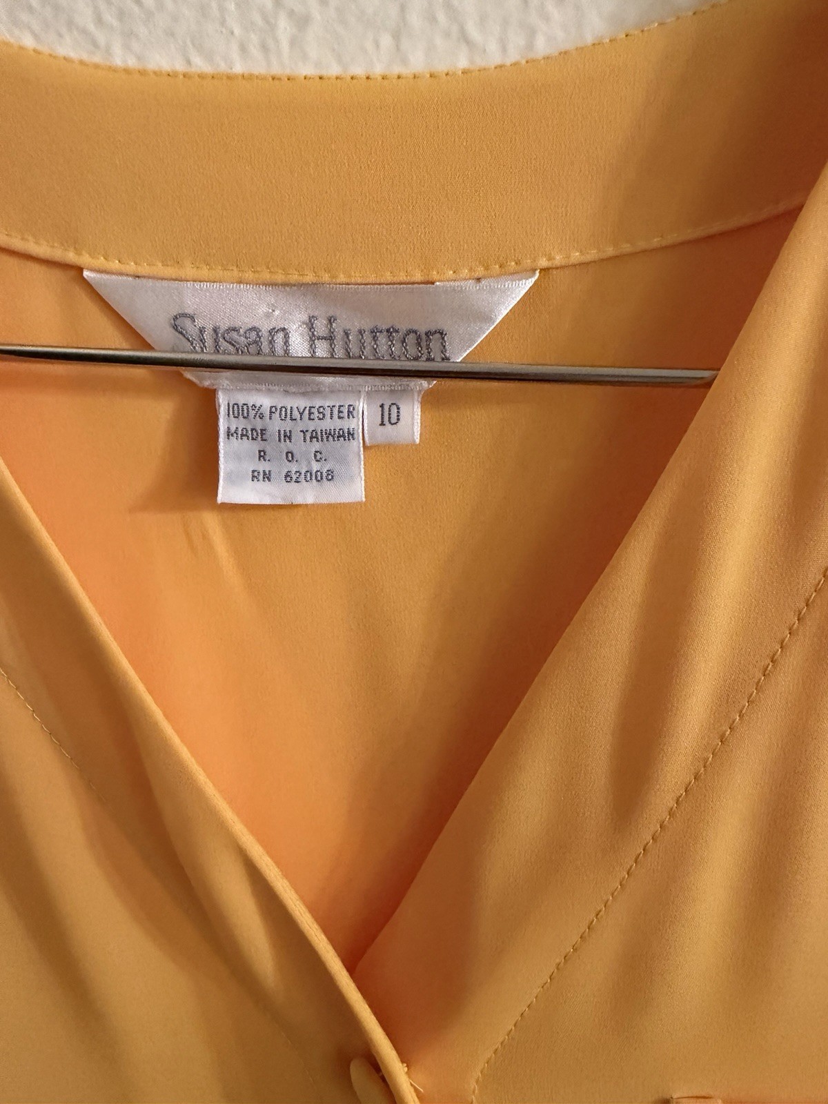 Vintage Susan Hutton Size 10 Short Sleeve Button Up Blouse Taiwan Harvest Gold
