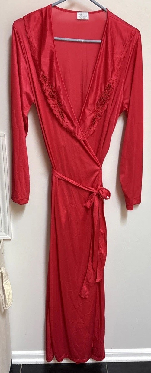 Flaw Vtg Soft Moments Peignoir Set NIGHTGOWN & ROBE Red Embroidered Trim Small