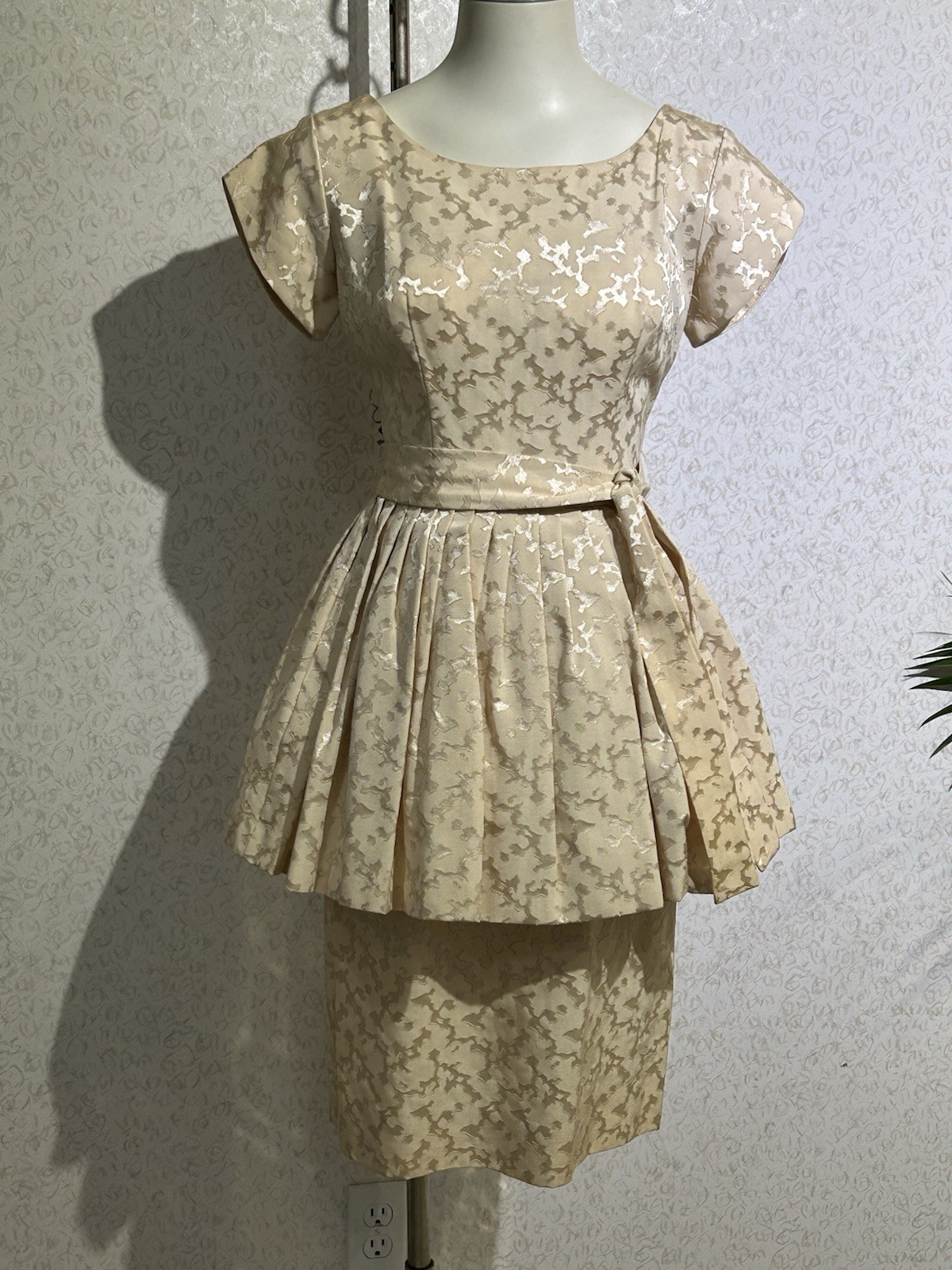 Vintage Brocade 1960’s Beige Blush Peplum On Pencil Dress Party Dress