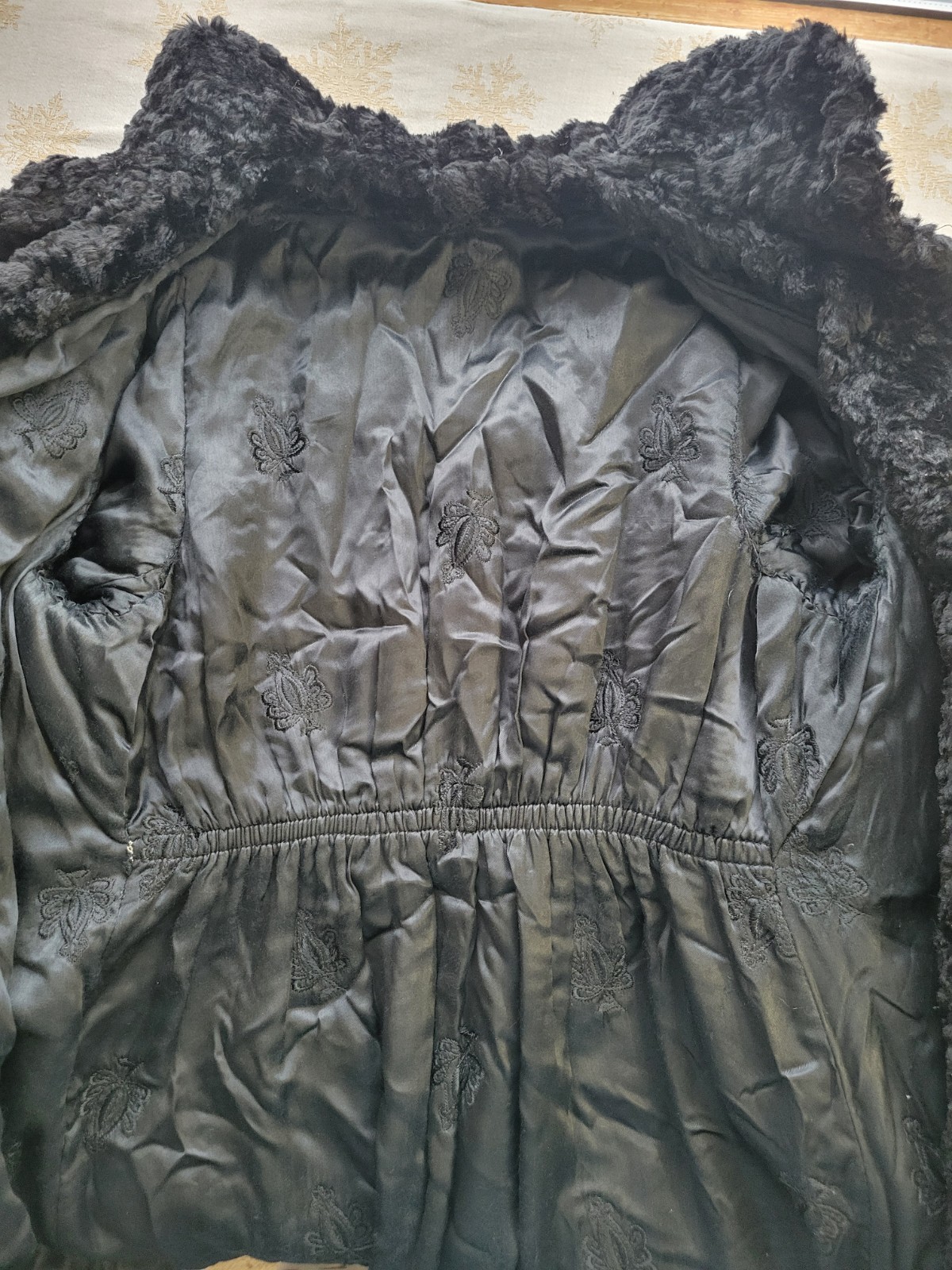 Late 30s Alaskan Kurl Faux Curly Lamb 100% Mohair Pile Coat L/XL 44″ Chest