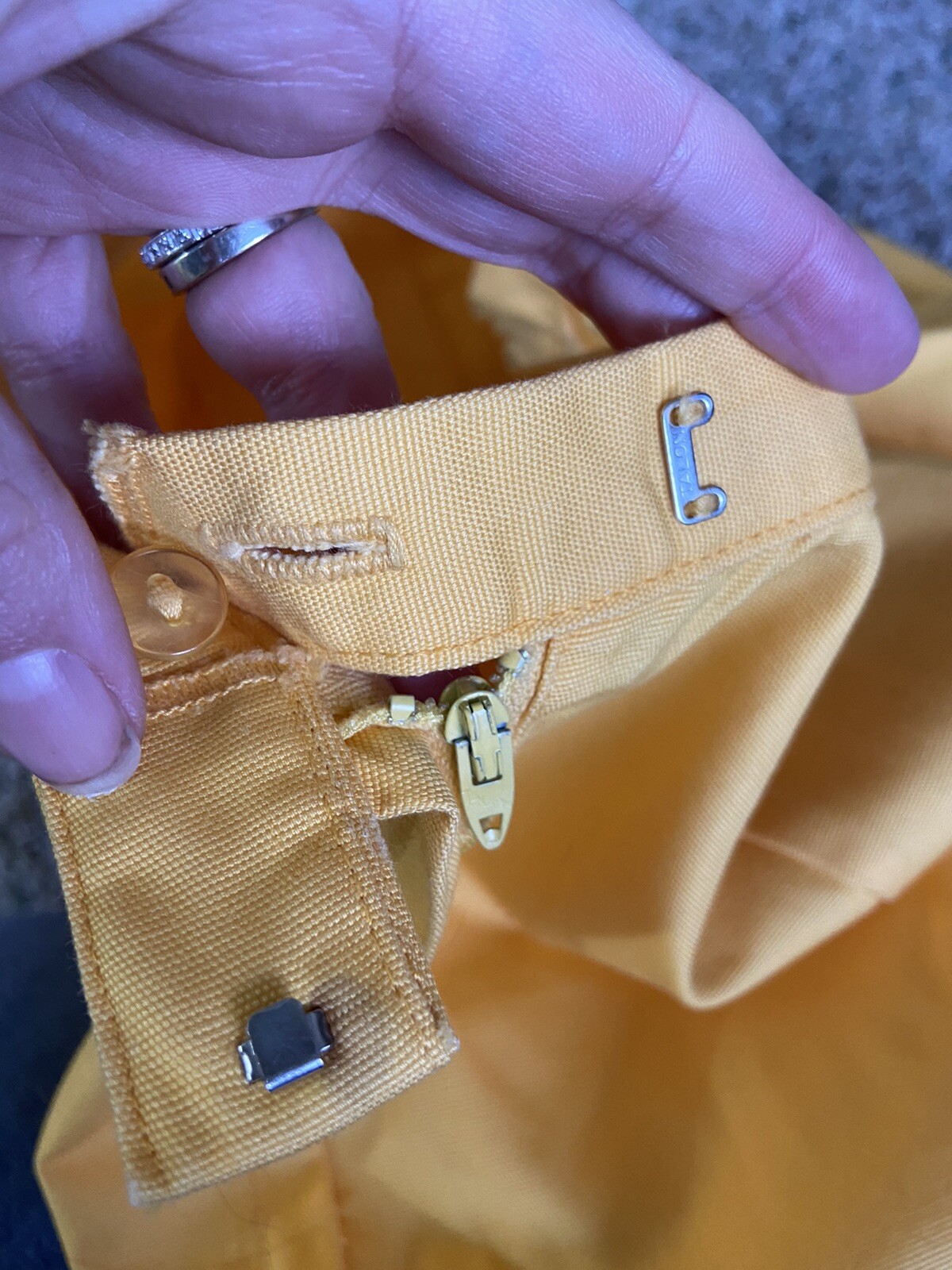 Vintage 60s Womens Yellow White Stag Capris cropped Bermuda EUC High Waisted