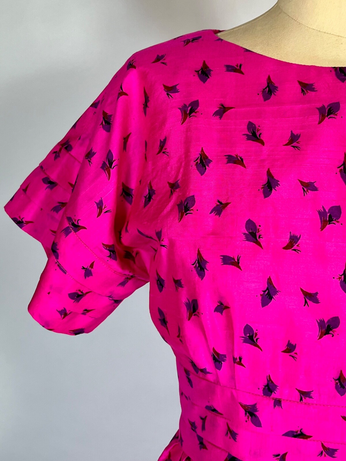 Vintage 1950’s-60’s rare HOT PINK pure silk floral dress with pleat details M/L