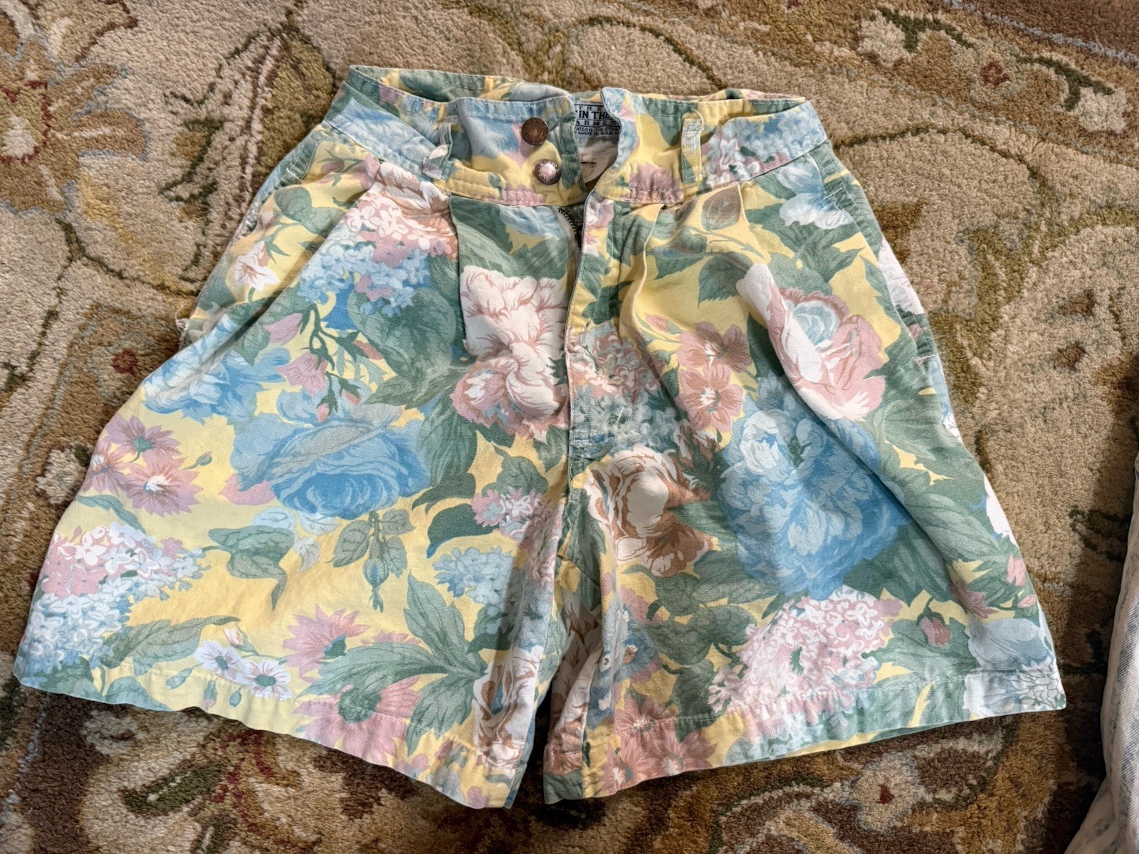 1980’s Made In The Shade Floral Vintage Shorts Women’s Size 3/4
