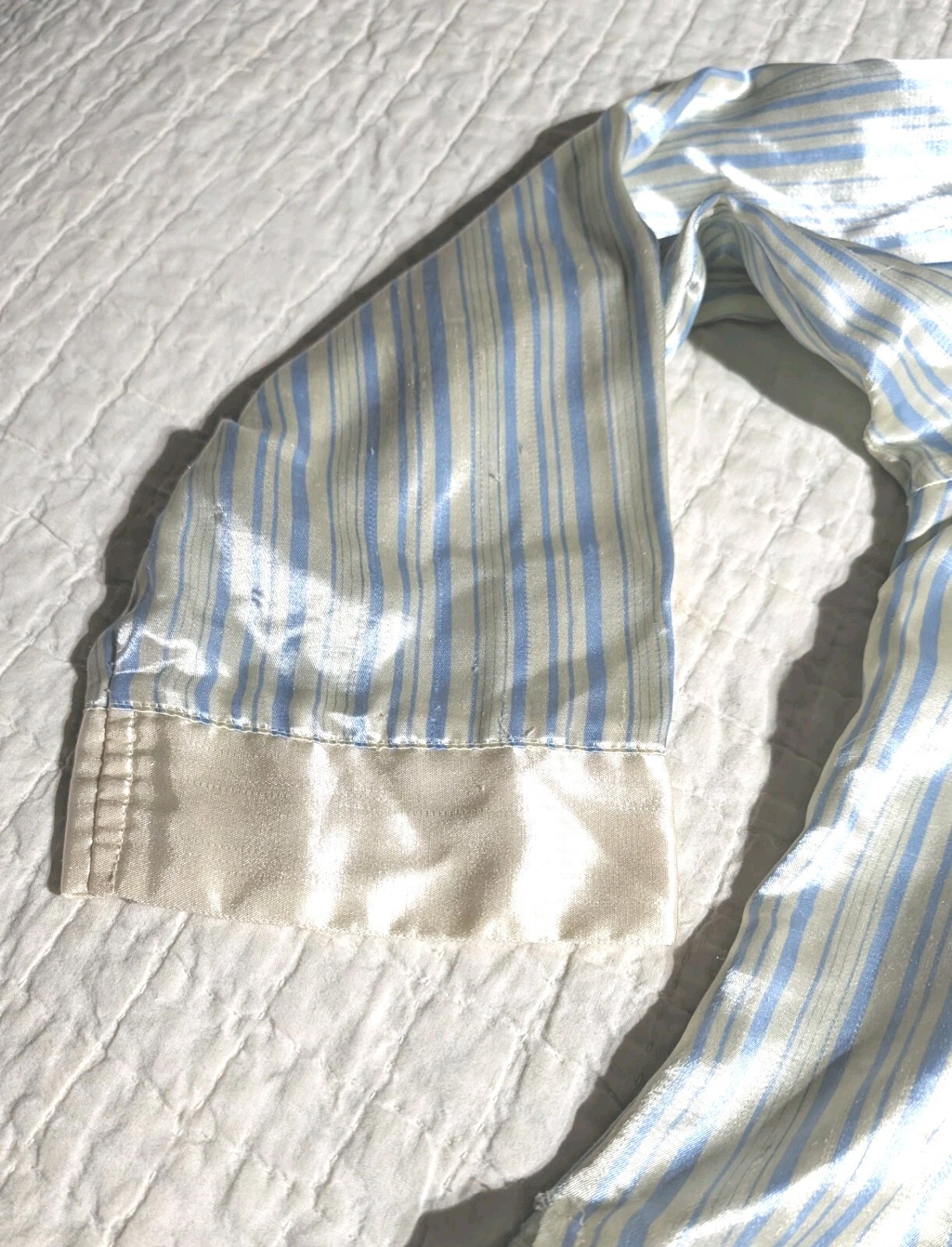 Vintage Women’s Satin Pajama Shirt Size Medium Brand: Ocean Blu ? FAIR Condition