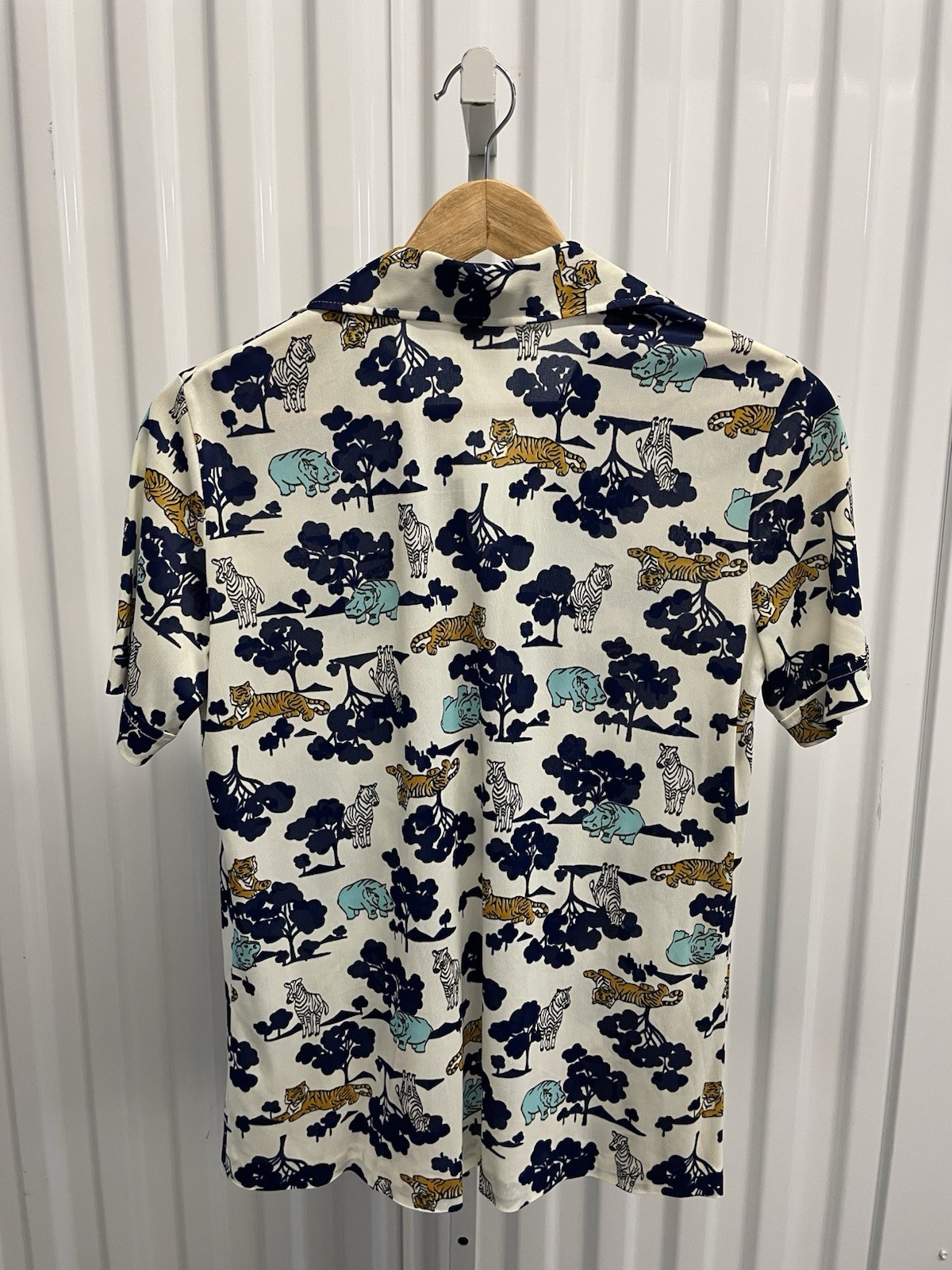 VTG 70s Animal Safari Motif Daggar Collar Short Sleeve Button Up Shirt Women’s M