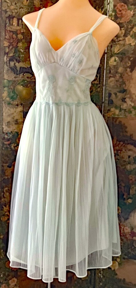 Vintage Sheer Chiffon Nylon Negligee -Schiffli Embroidery – Pale Sea Foam Green