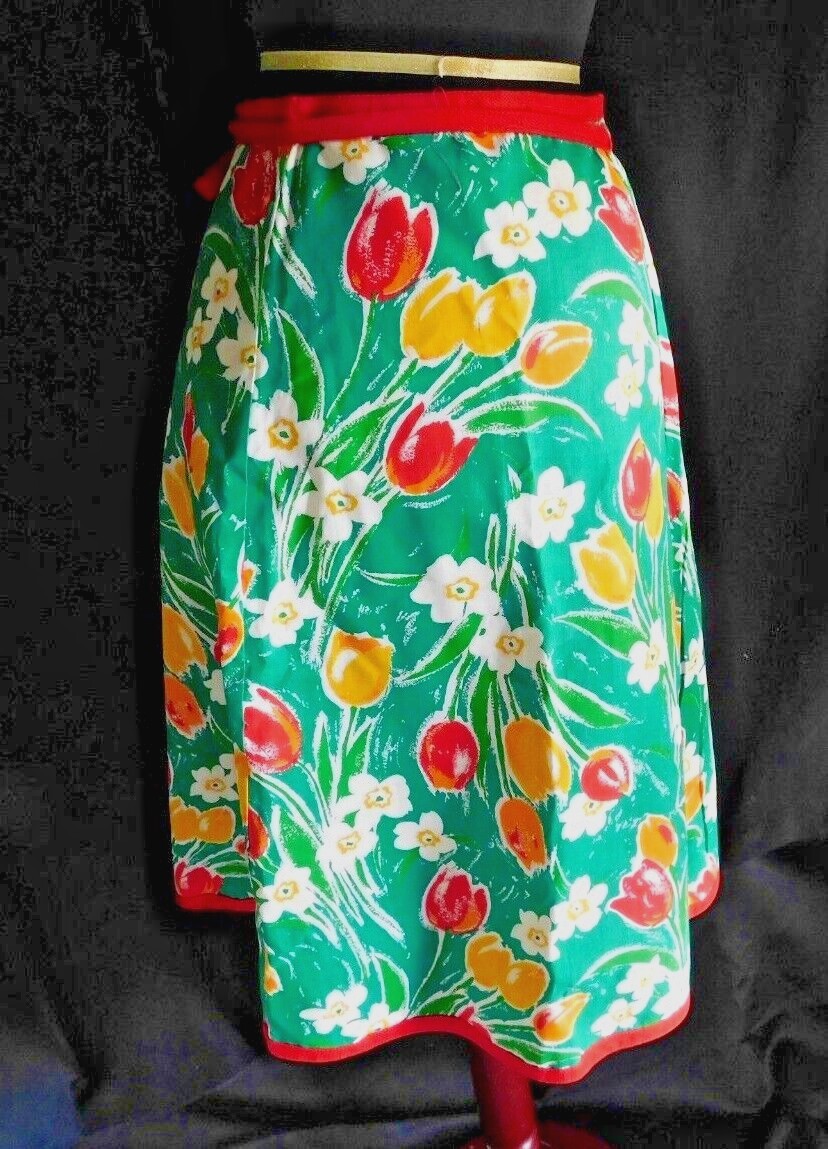 Vintage 60’s reversible wrap skirt, tulips and daffodils/red, cotton
