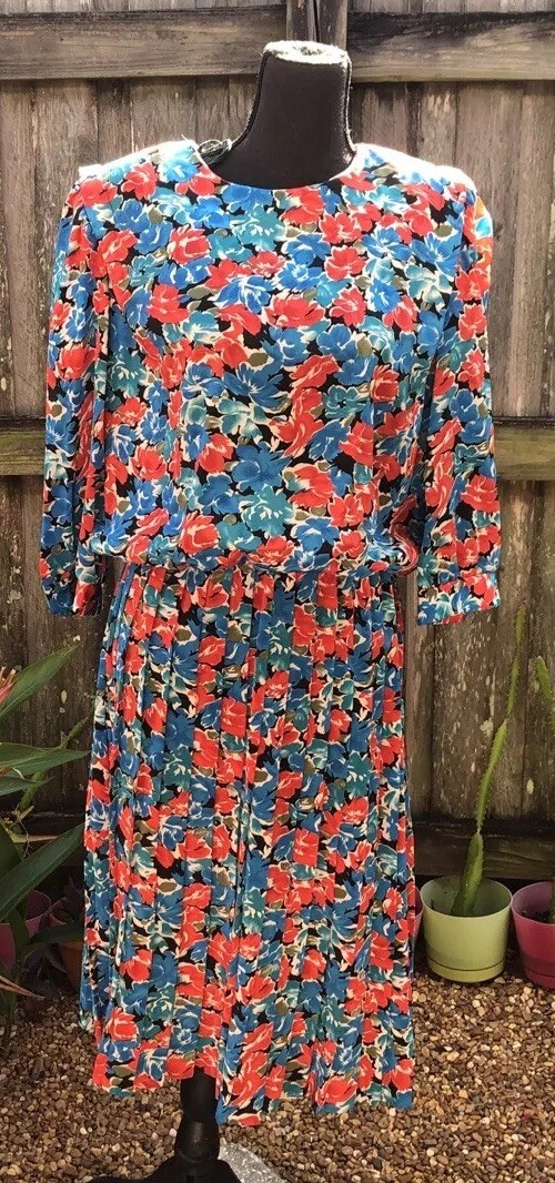 Vintage 1970s FLORAL DRESS SHELLY MICHAELS Size 11/12 Padded Shoulders