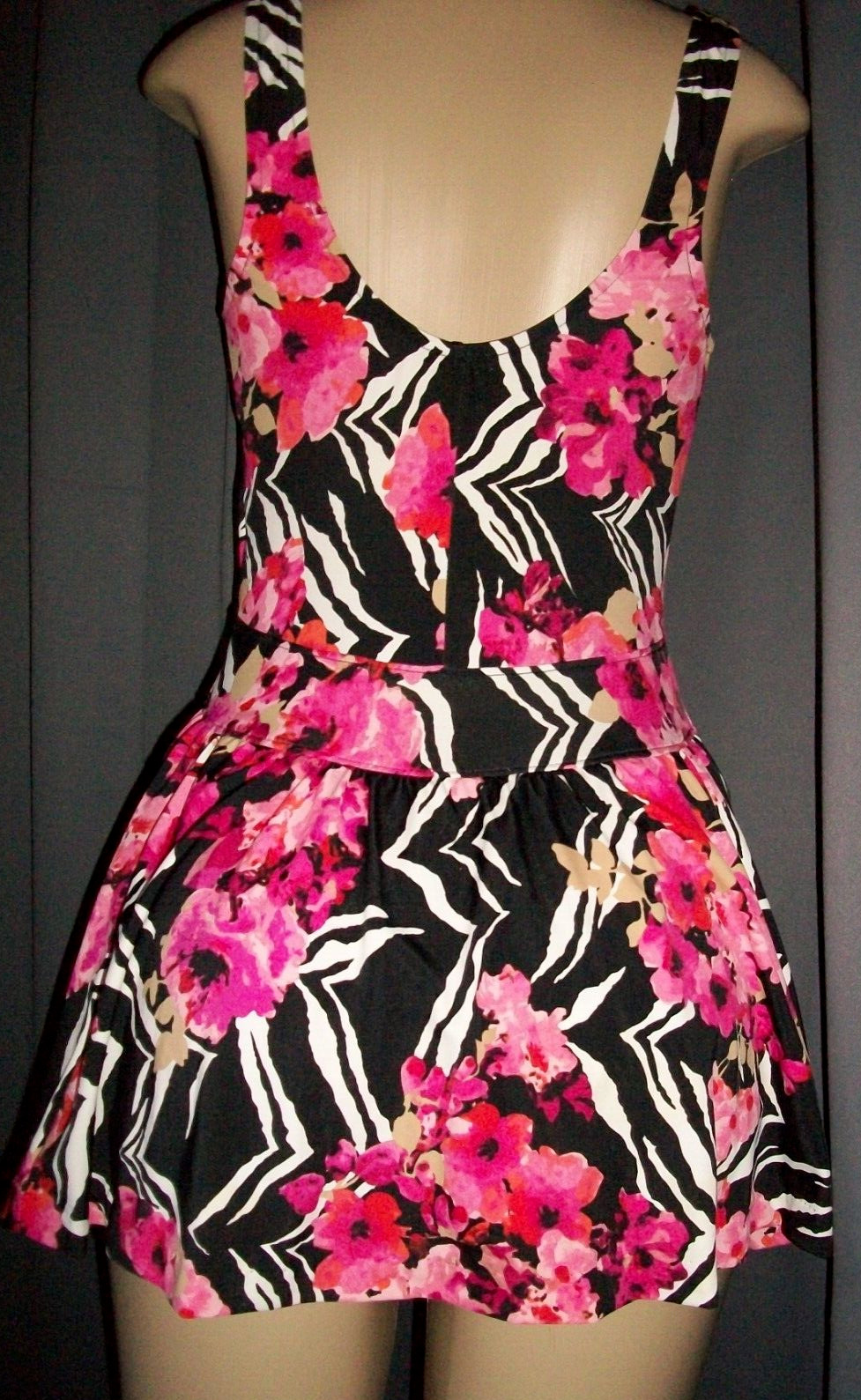 Vtg Maxine of Hollywood Pink Flower Skirted One Piece Nylon Swimsuit 12 M
