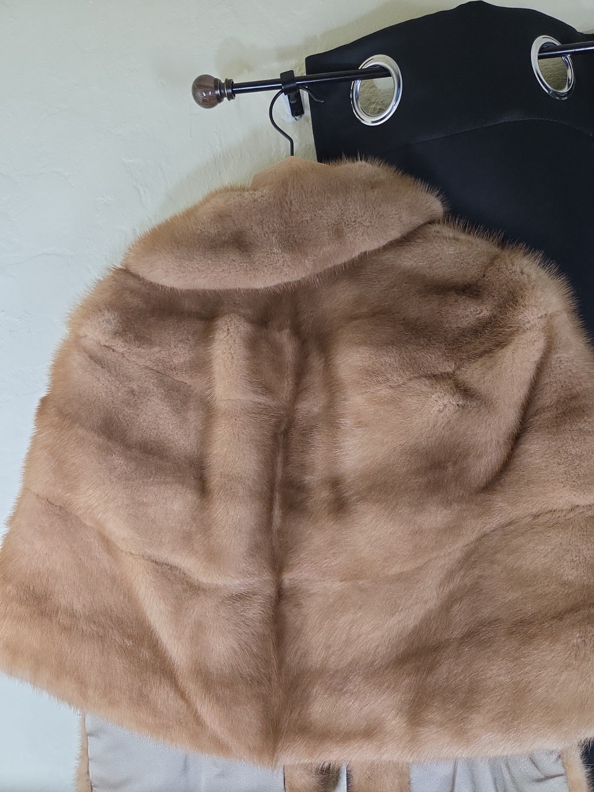 Vintage 70s The Fur Salon Women’s Tan Genuine Mink Fur Coat Mob Wife Old Money