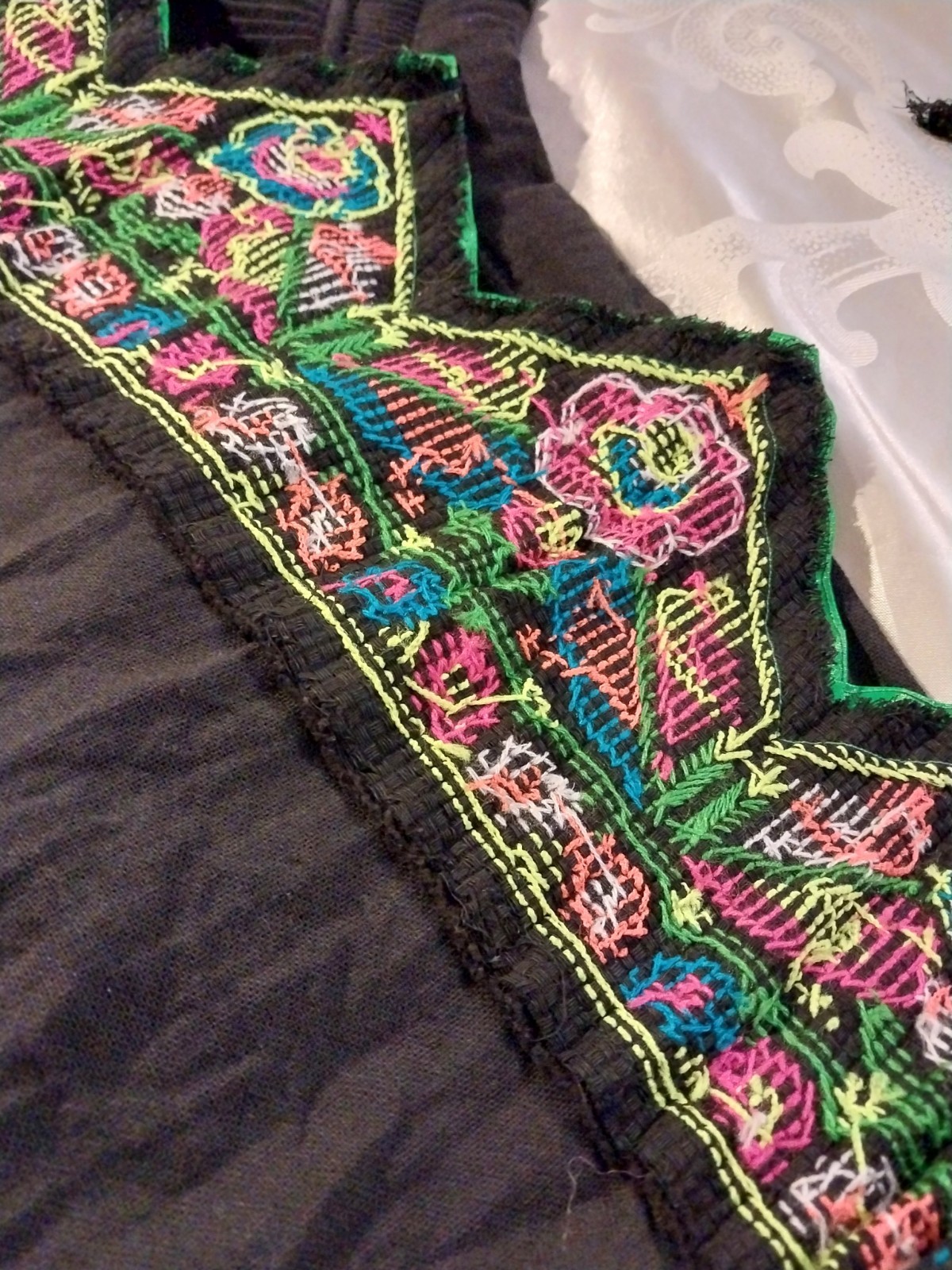 vtg Bolivia Ketchikan PERUVIAN ANDEAN WOMEN CLOTHES SKIRT POLLERA Cross stitch L