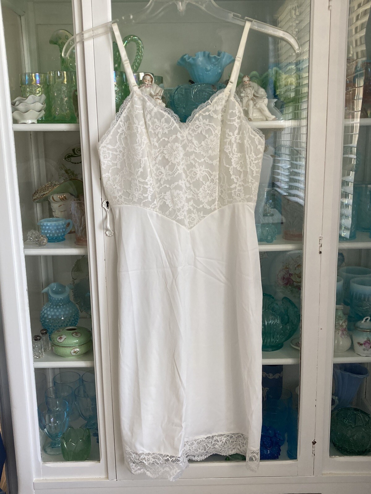 Vtg Vanity Fair Lace Slip Creamy White Blue Script Tag 32