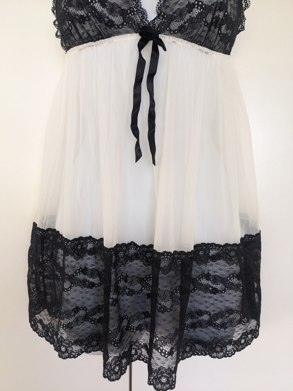 Vintage Victoria’s Secret white sheer 2 Piece Babydoll Set thong panties lace S