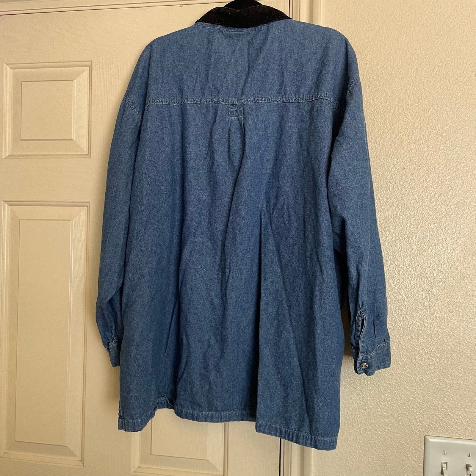 Vintage Classic Style | Timeless Retro Fashion | Unique Collectible Find