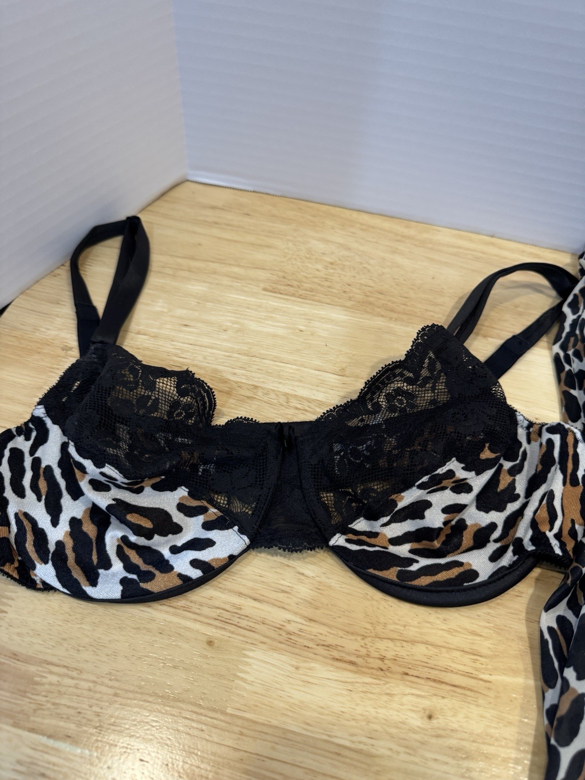 Vintage VANITY FAIR Leopard PETTIPANTS Size 4 & Bra Size 36C Nylon Lingerie Set