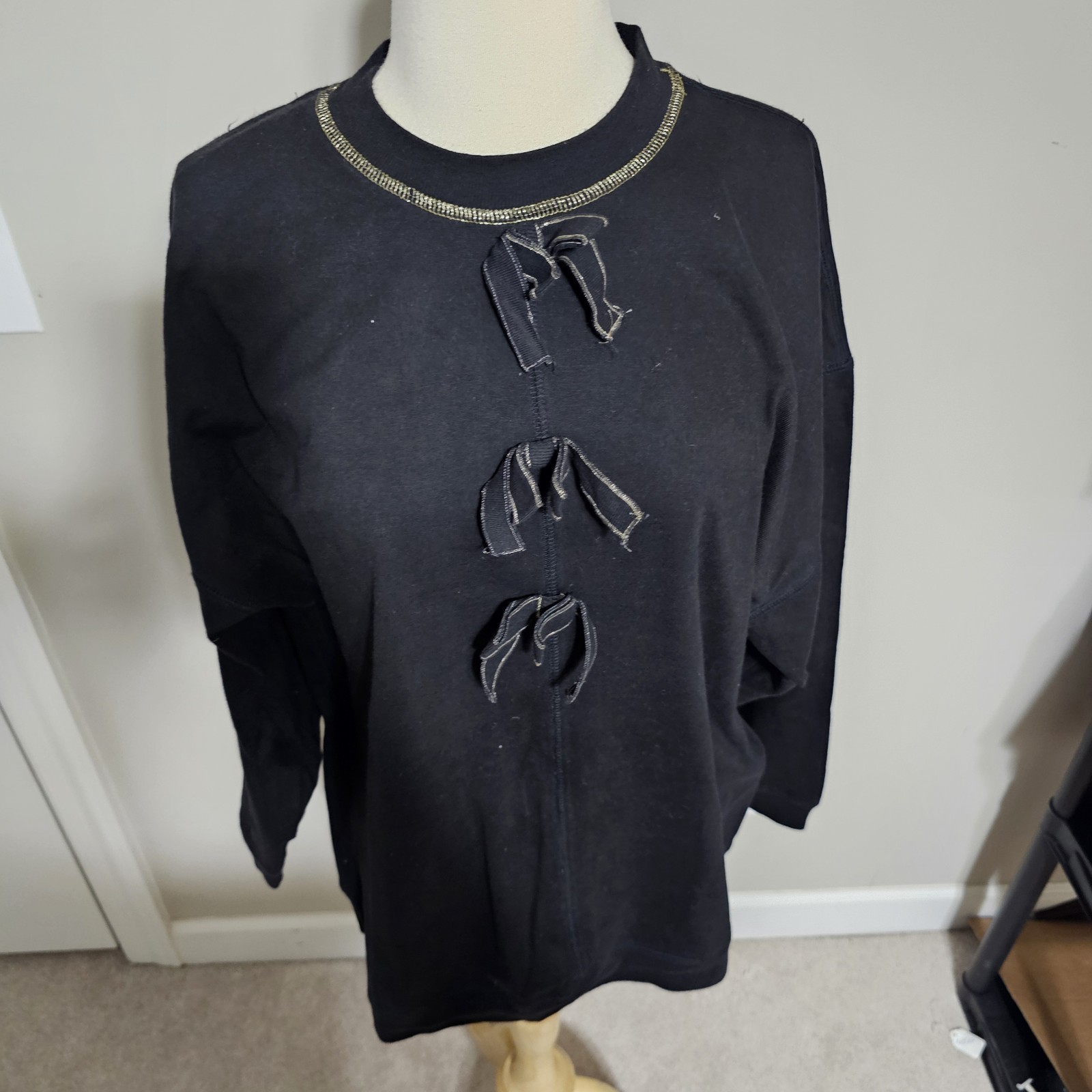 Vtg Christian de Castelnau Bow Frog Closure Sweatshirt L
