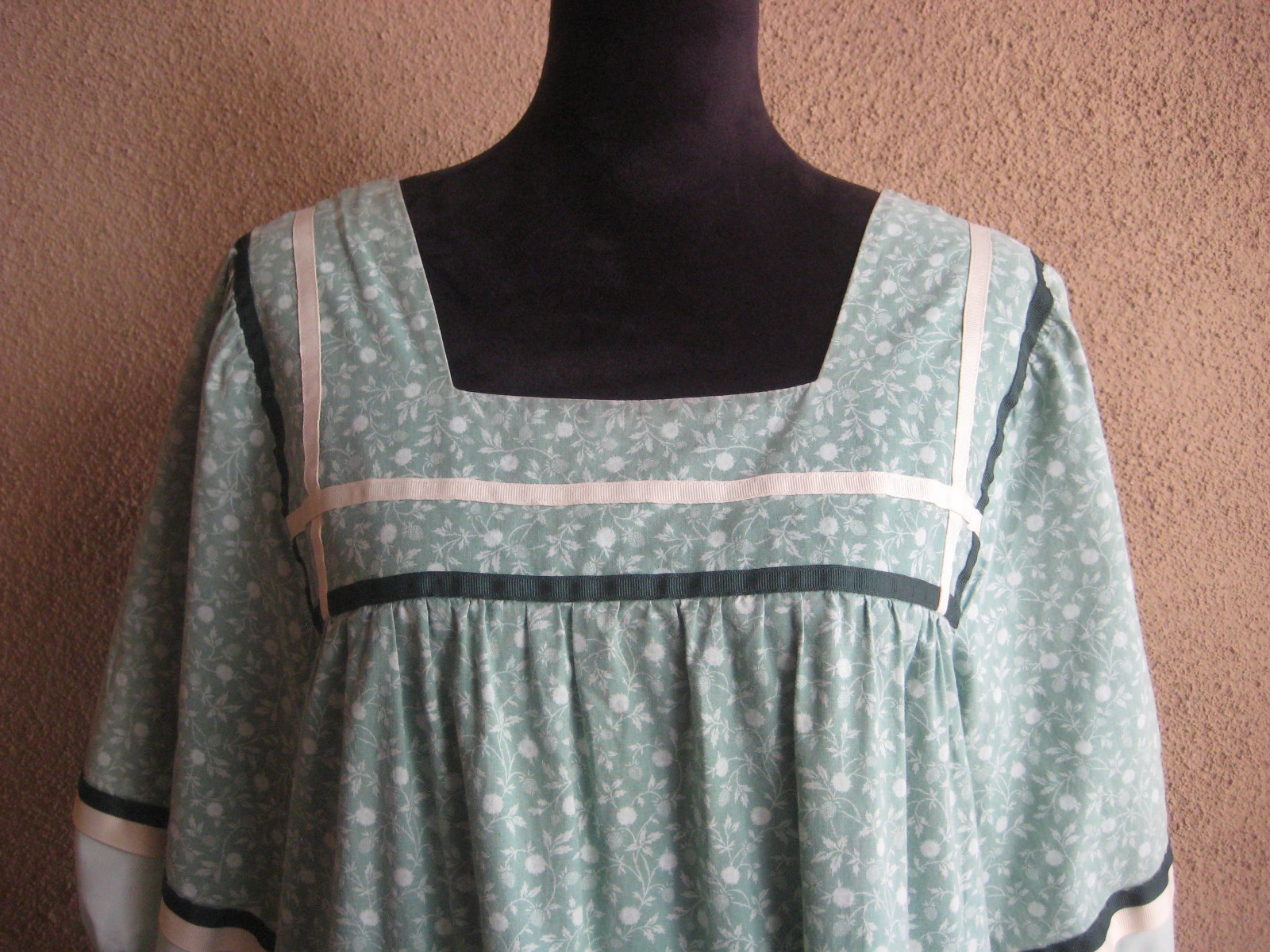 Vintage Hilda Hawaii sage floral ruffle hem puff sleeves muumuu long dress M