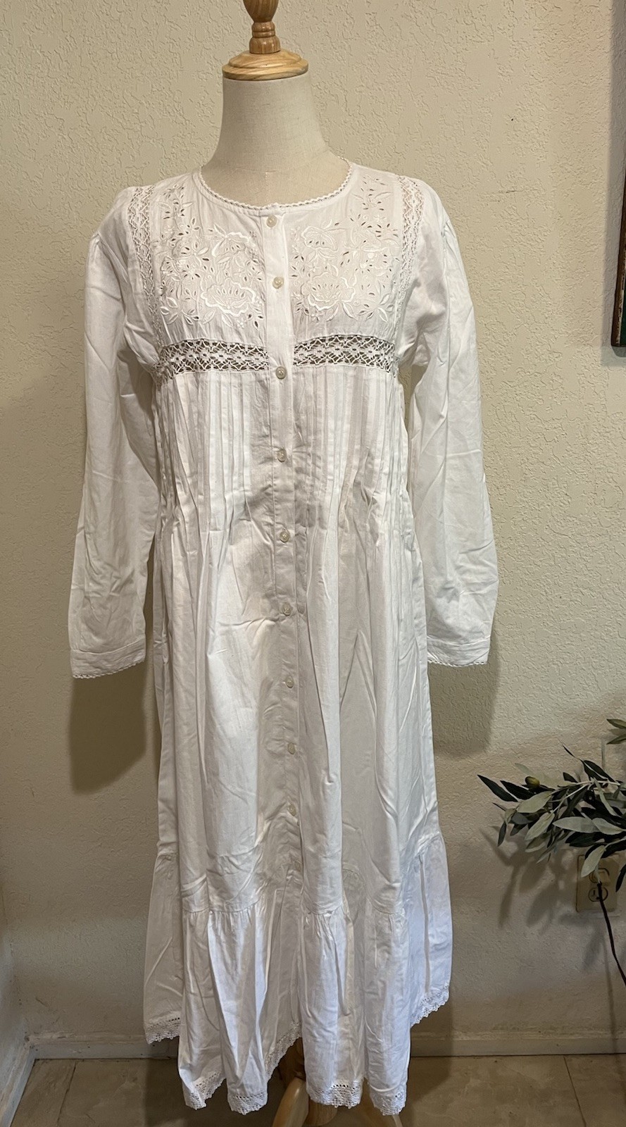 Victorian Style VTG 90s Cotton Dress Gown Lace Trim Eyelet Embroidery Buttoned M