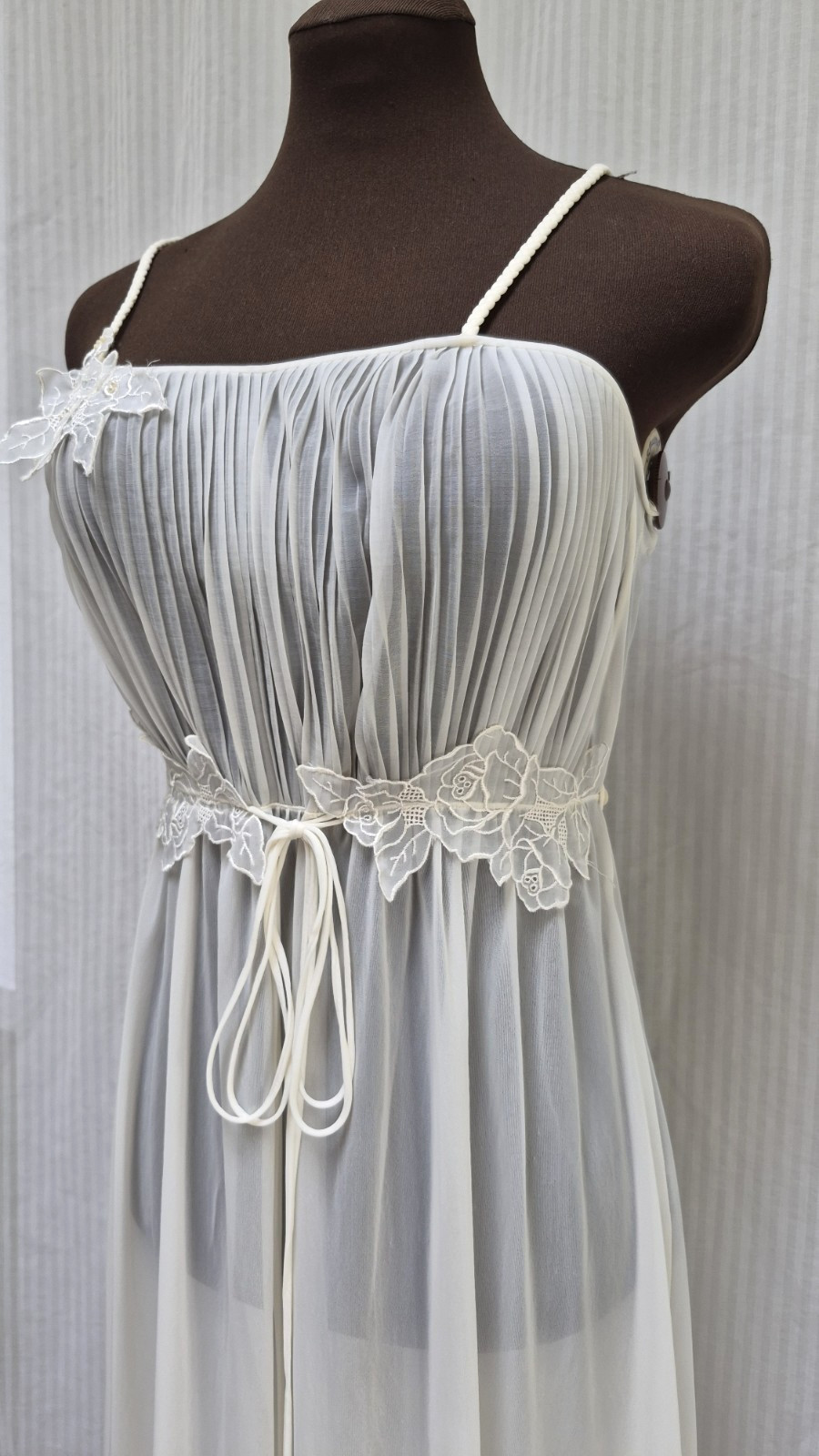 Vintage 2 Piece KICKERNICK Restware Ivory PEIGNOIR Robe & Nightgown -Size S- EUC