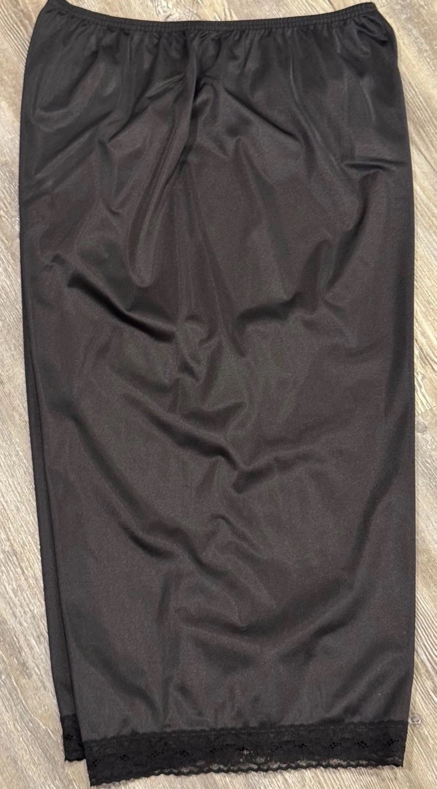 VTG 90’s Vanity Fair Black 100% Nylon Elastic Waist Laced Hem Patti Shorts L 28”