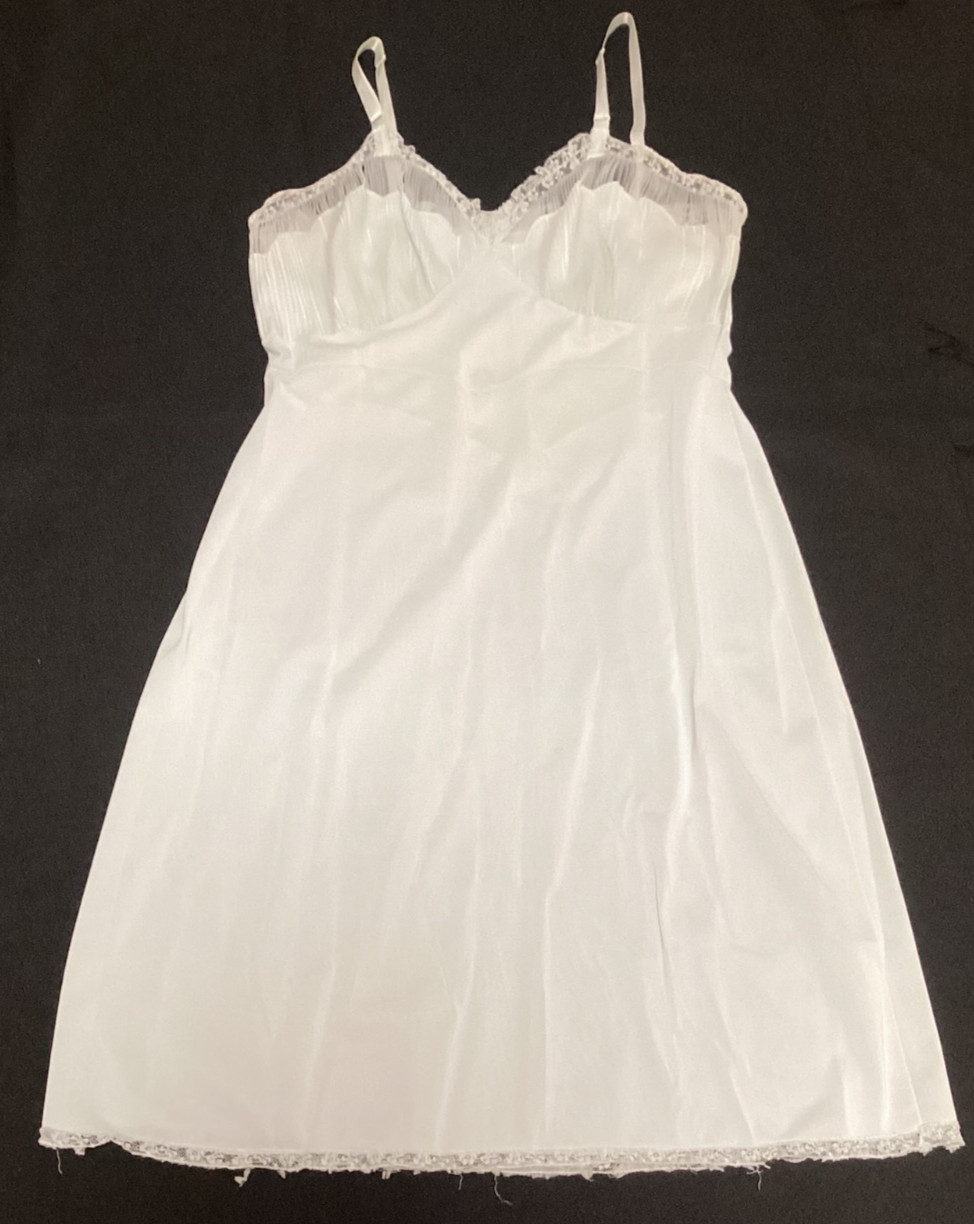 Shadowline Vintage Womens Light Blue Full Slip Adjustable Straps Lace 38