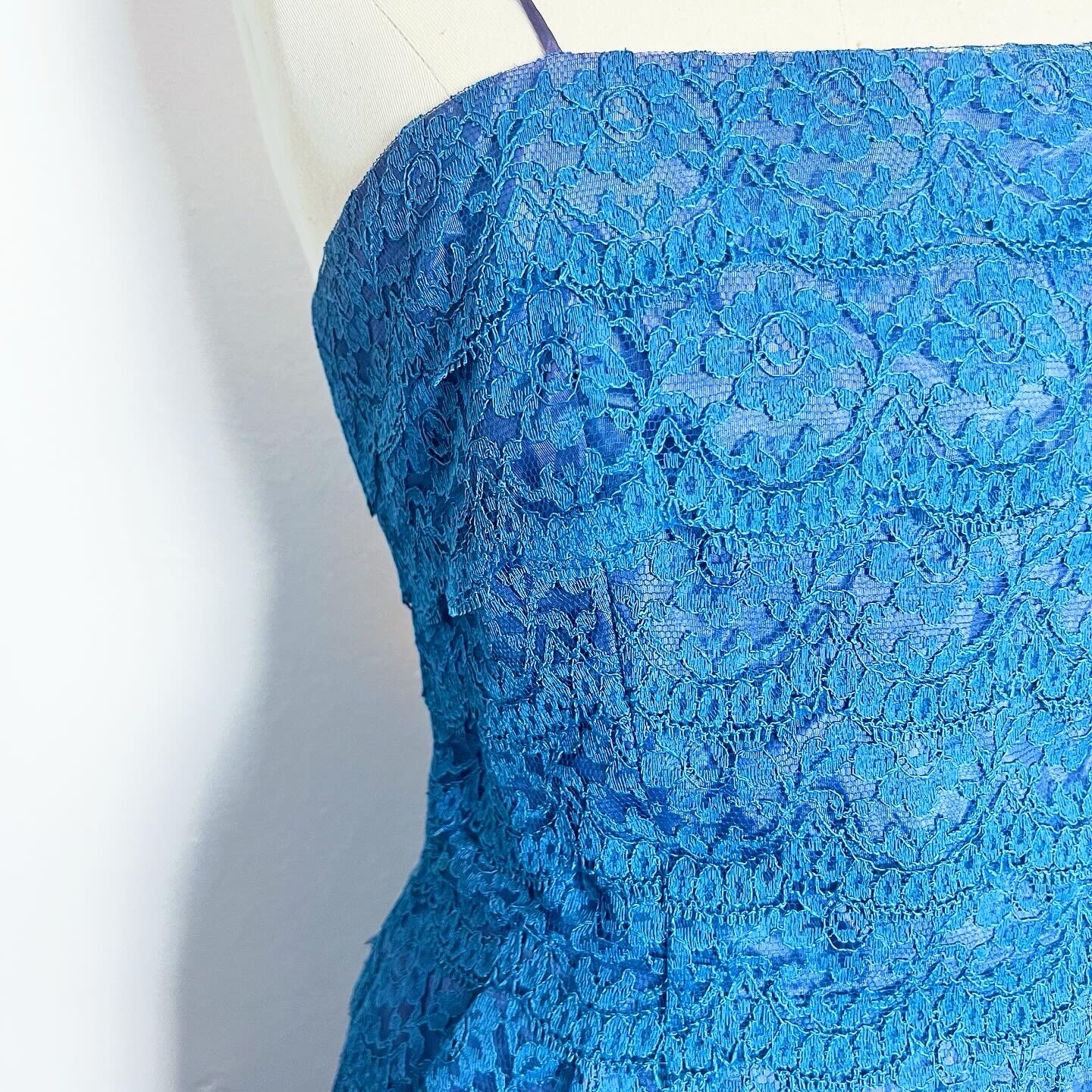 SCALLOPED BLUE Lace 1950’s 50s Vintage Cocktail Wiggle Prom Evening Dress M 38b