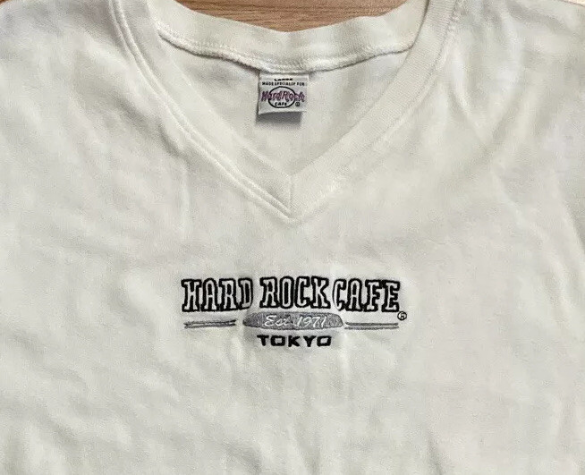 Vintage Hard Rock Cafe Women’s “L”Tokyo Logo T-Shirt Vtg Sizing “Runs Small”. E