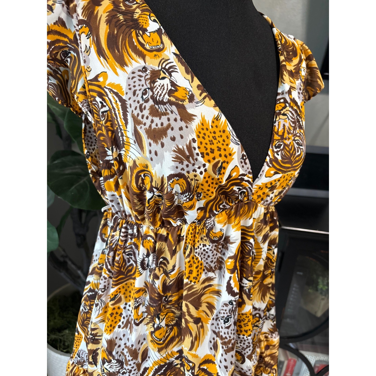 Vintage 70s JCPenney Animal Print top Lion Tiger Nylon Gold Brown Medium